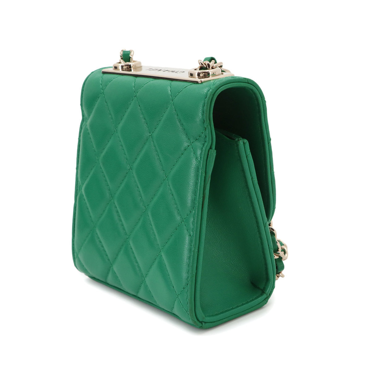 Chanel Green Leather Shoulder Bag (Pre-Owned)