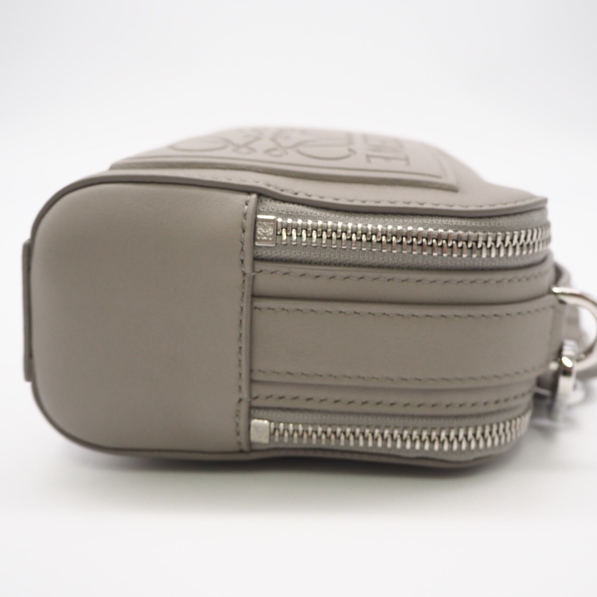 Loewe Gray Leather Shoulder Bag (Pre-Owned)