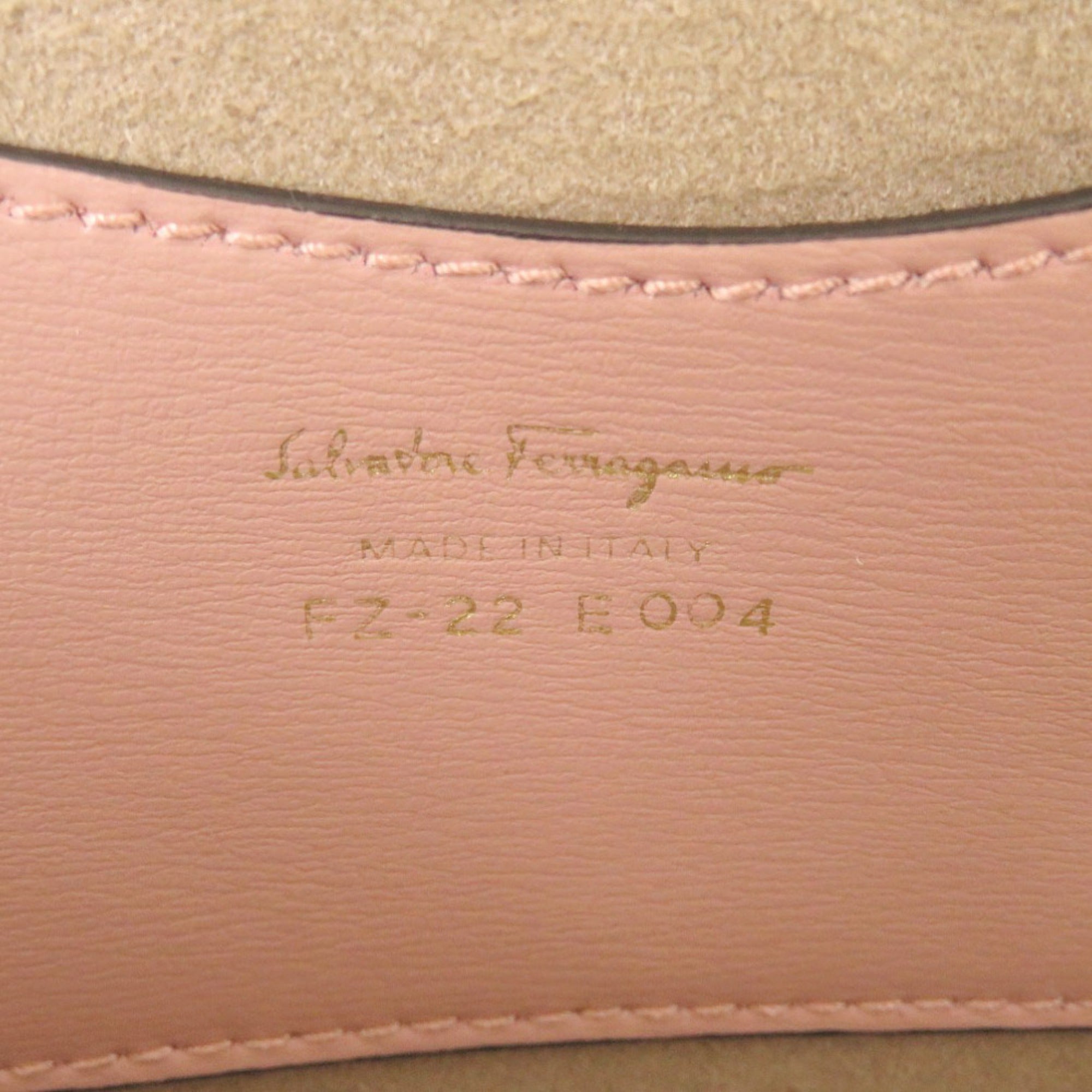 Salvatore Ferragamo Pink Leather Shoulder Bag (Pre-Owned)