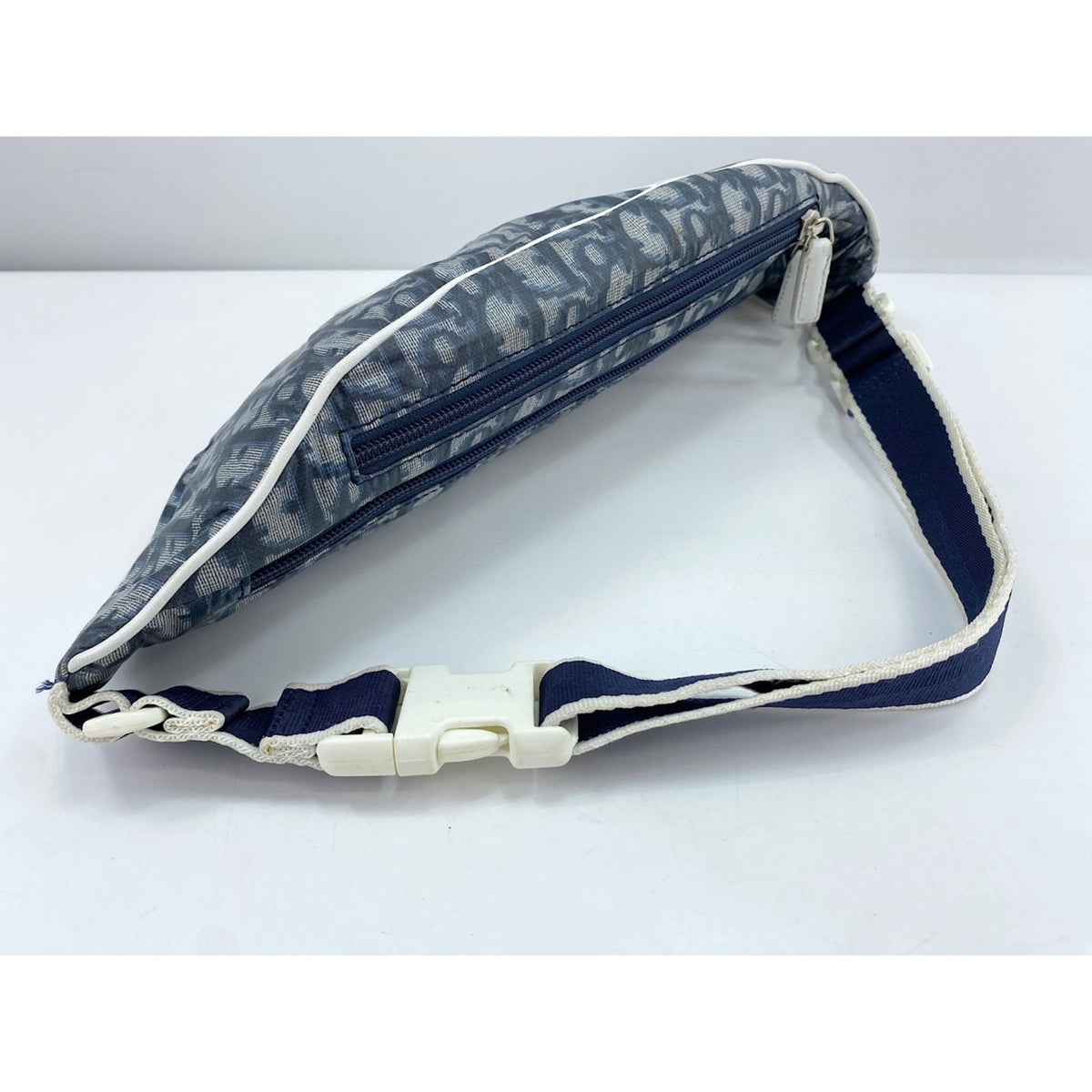 Christian Dior Navy Shoulder Bag (Pre-Owned)