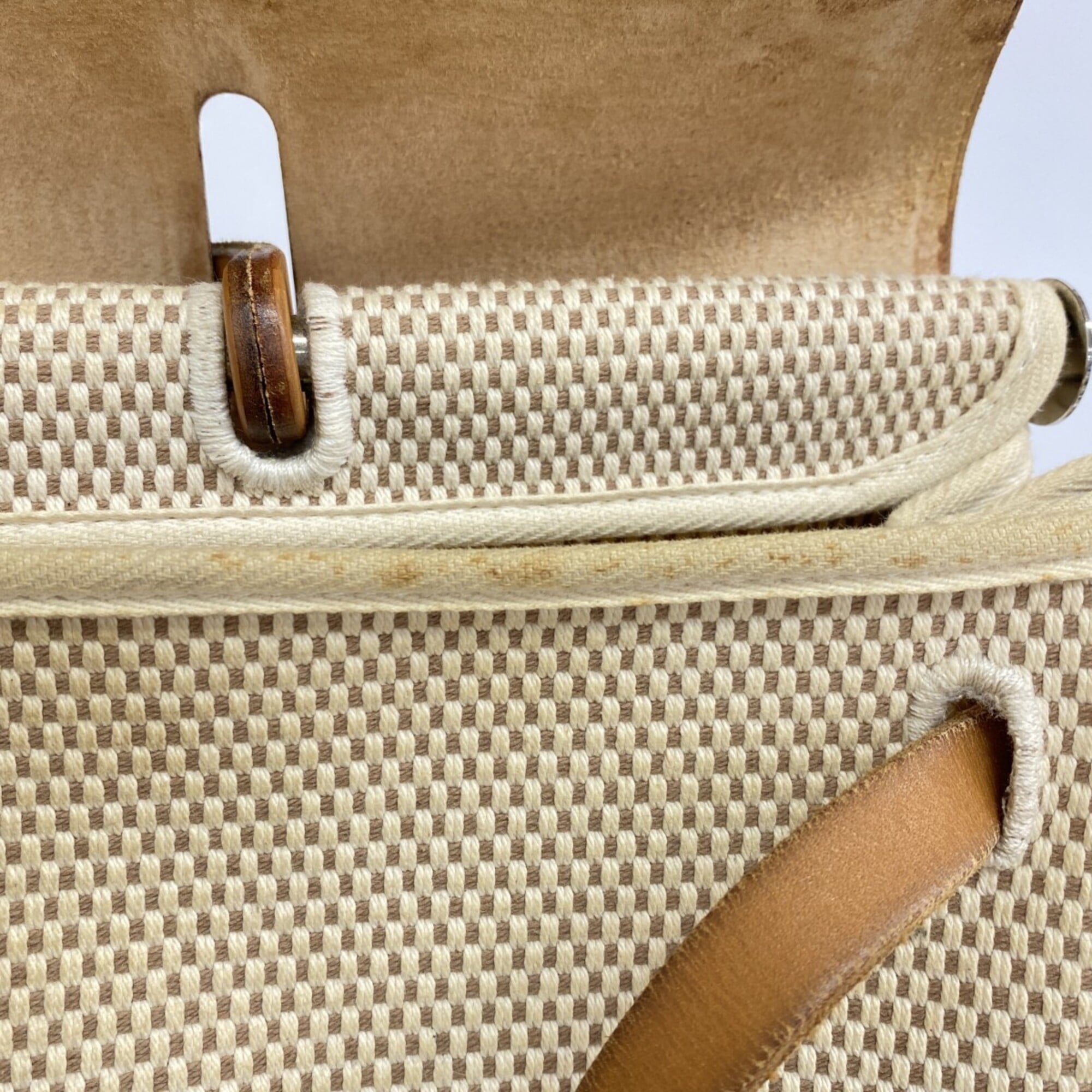 Hermes Natural Handbag (Pre-Owned)