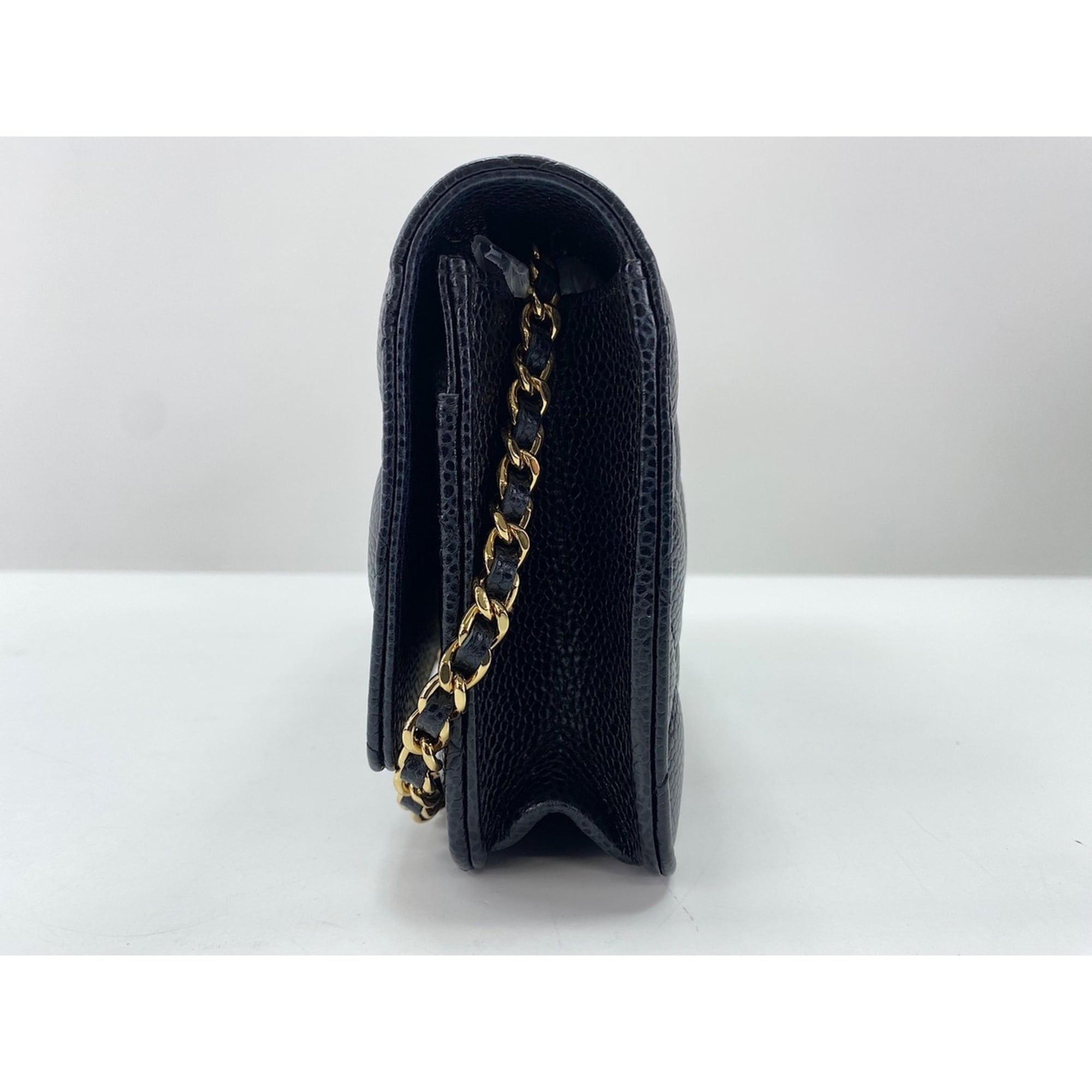 Chanel Black Shoulder Bag (Pre-Owned)