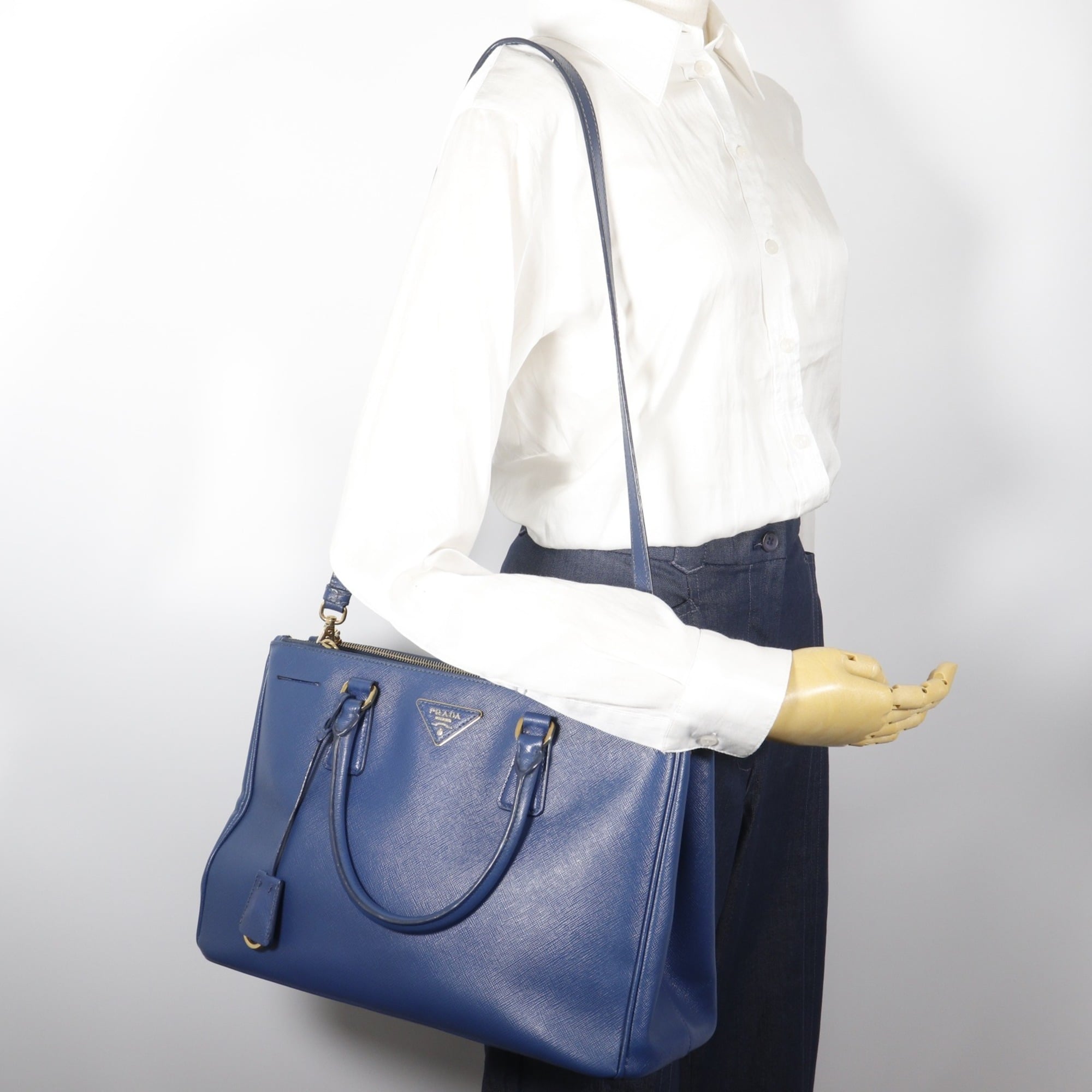Prada Blue Saffiano Tote Bag (Pre-Owned)