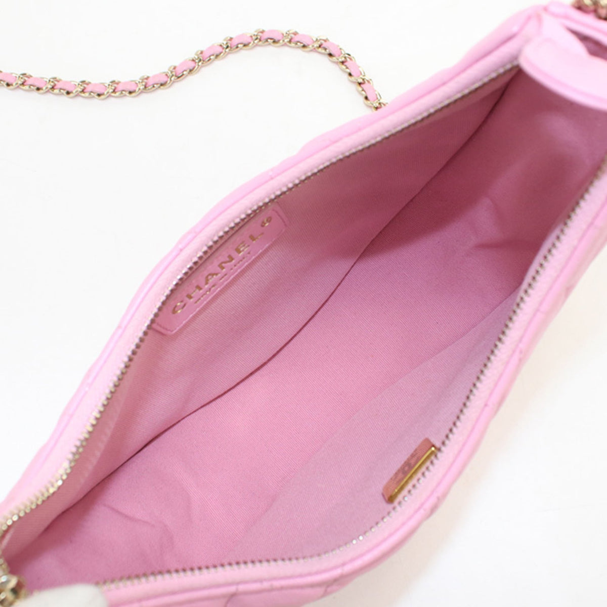 Chanel Pink Leather Shoulder Bag (Pre-Owned)