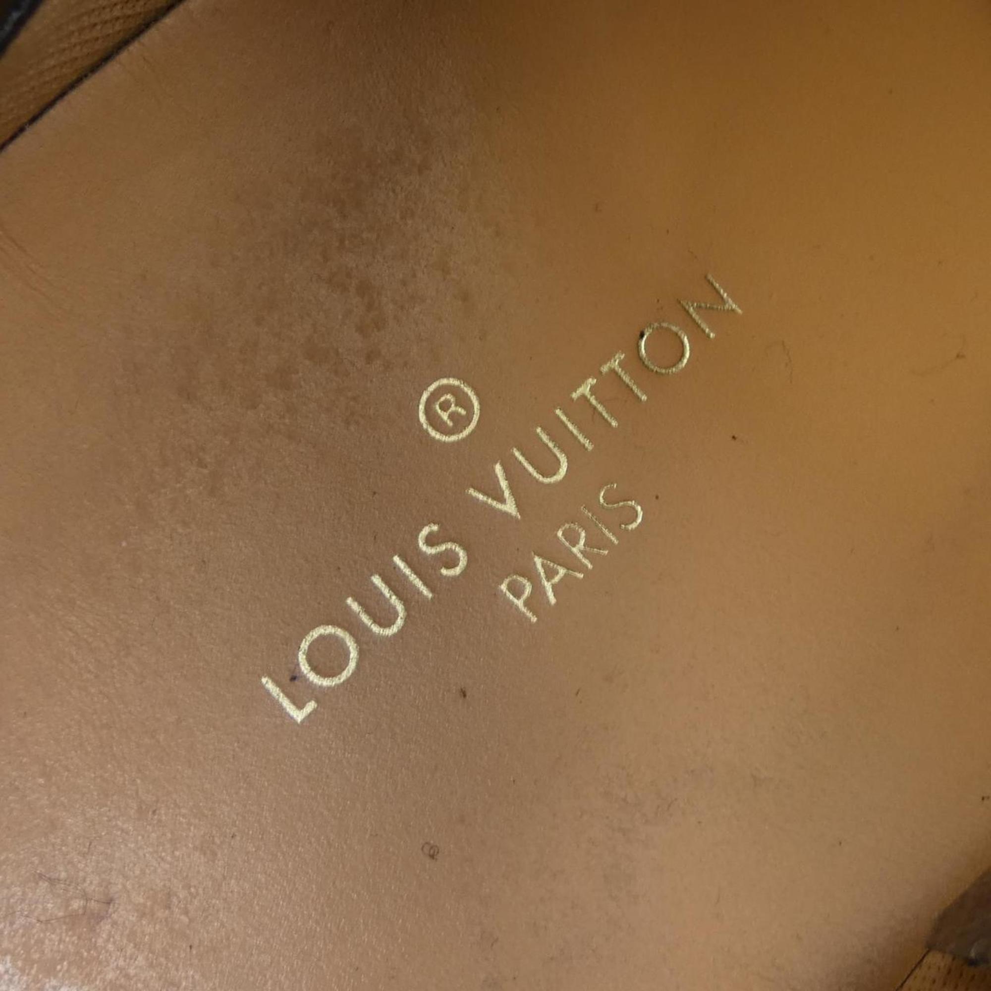 Louis Vuitton Black White Sneakers (Pre-Owned)