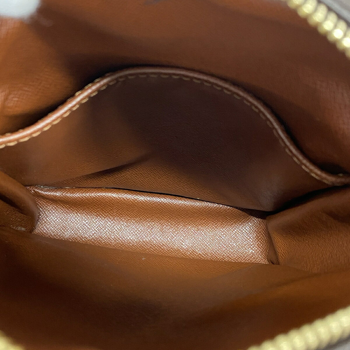 Louis Vuitton Brown Shoulder Bag (Pre-Owned)