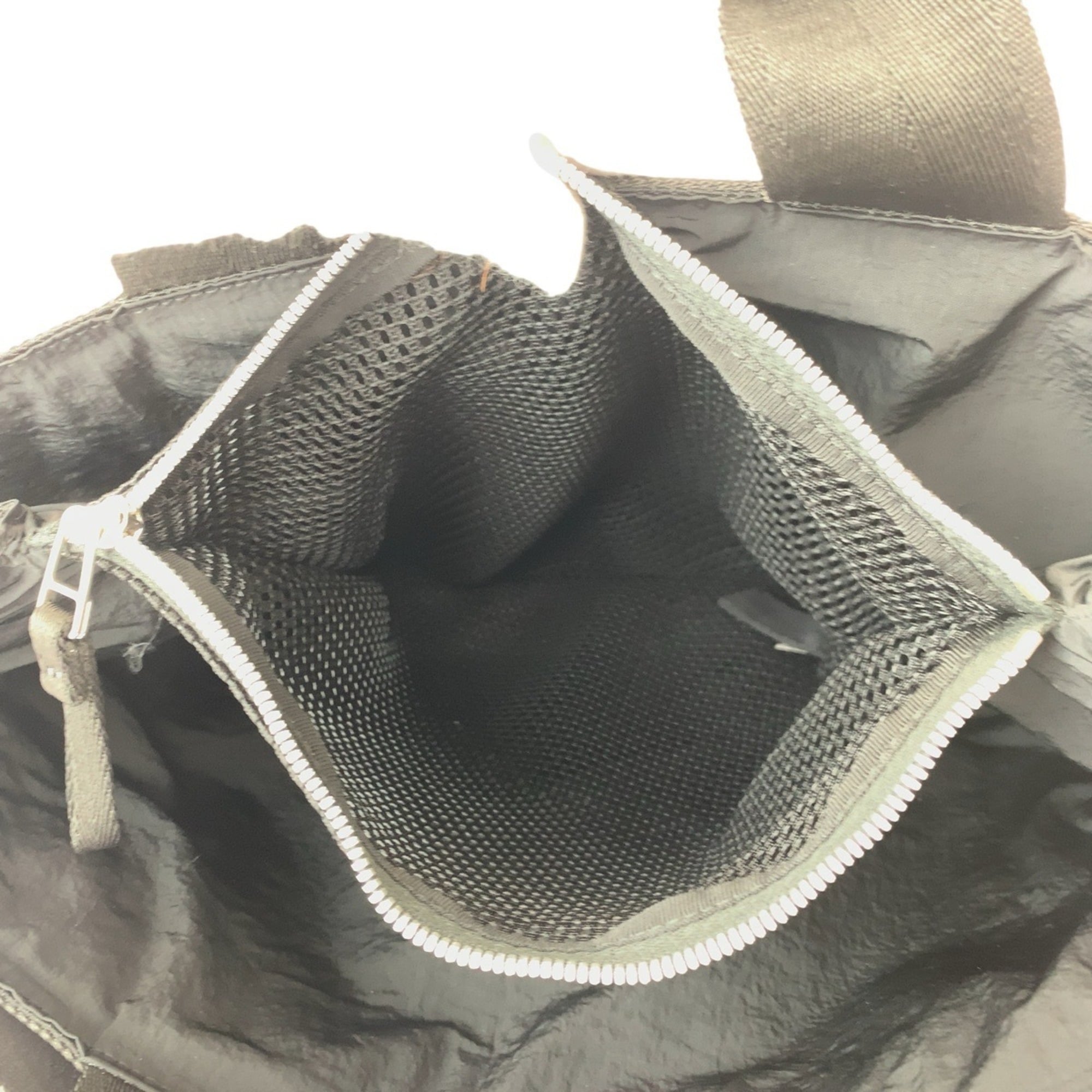 Bottega Veneta Black Nylon Tote Bag (Pre-Owned)