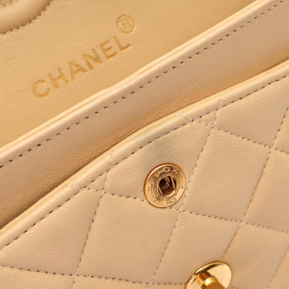 Chanel Matelasse Beige Leather Handbag Shoulder Bag (Pre-Owned)
