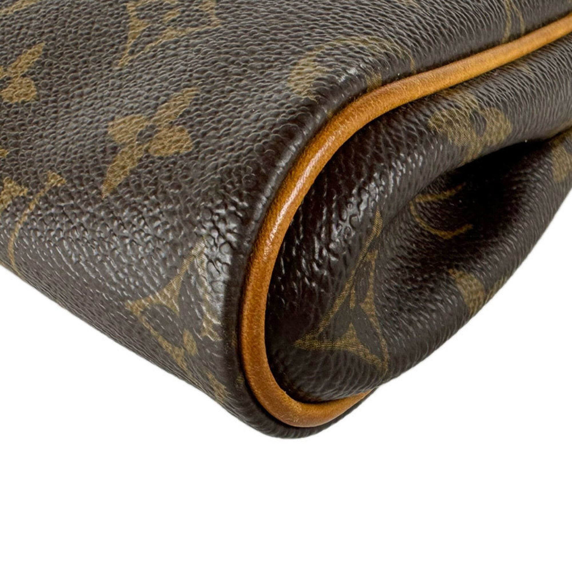 Louis Vuitton Brown Monogram Monogram Shoulder Bag (Pre-Owned)