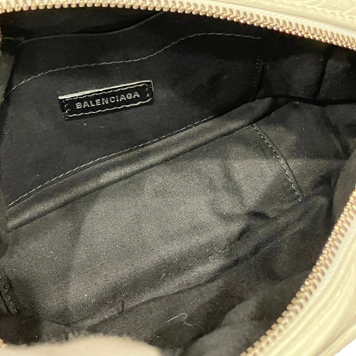 Balenciaga White Leather Shoulder Bag (Pre-Owned)