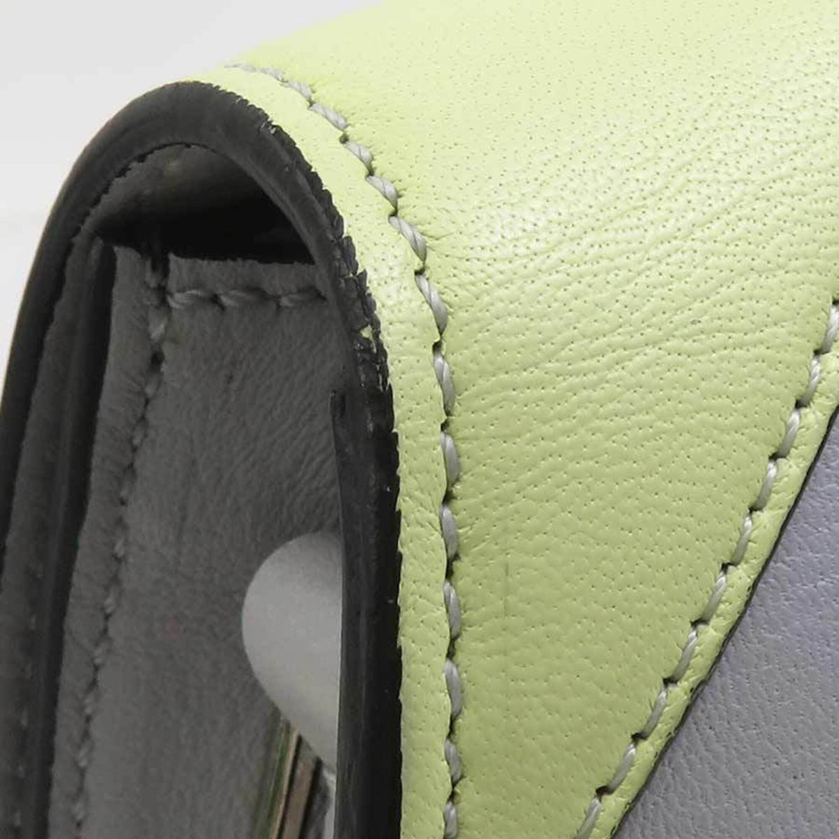 Tod's Light Gray Yellow Leather Shoulder Bag (Pre-Owned)