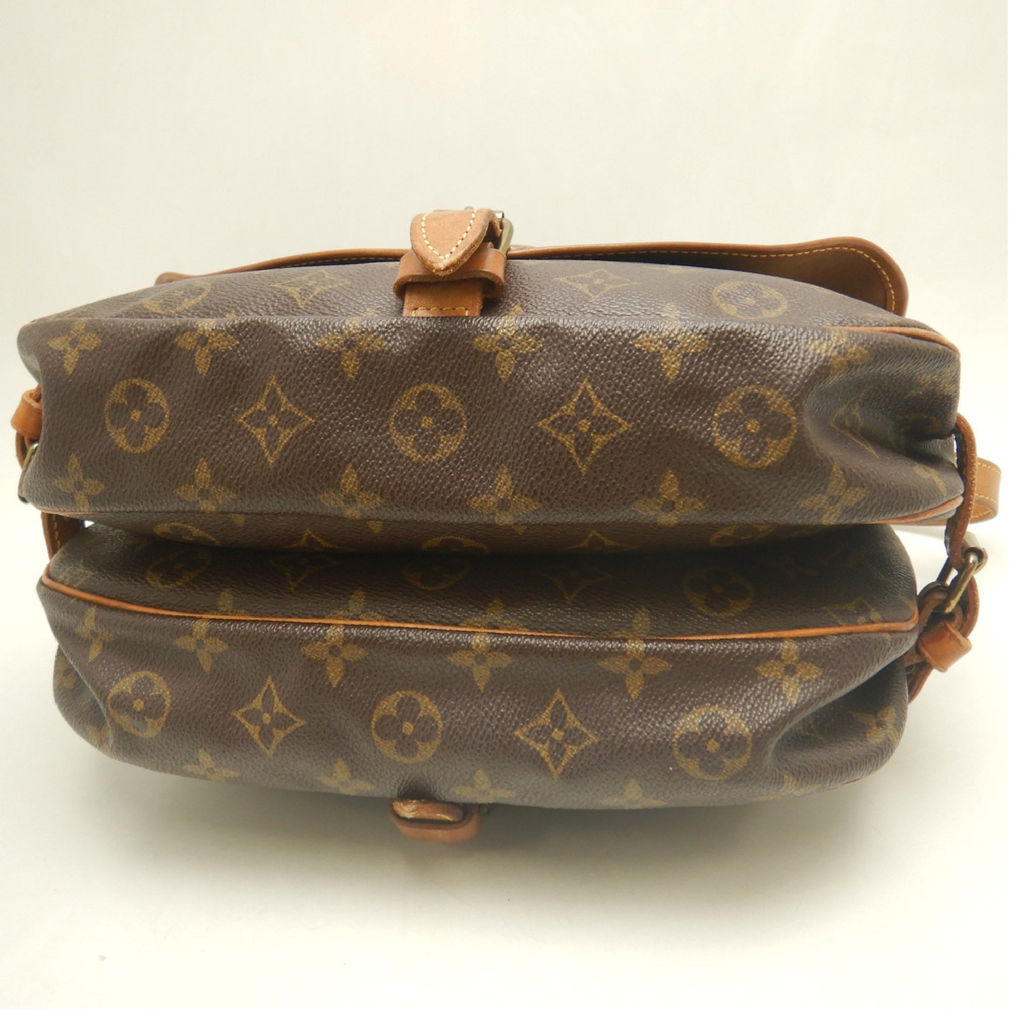 Louis Vuitton Brown Monogram Canvas Shoulder Bag (Pre-Owned)