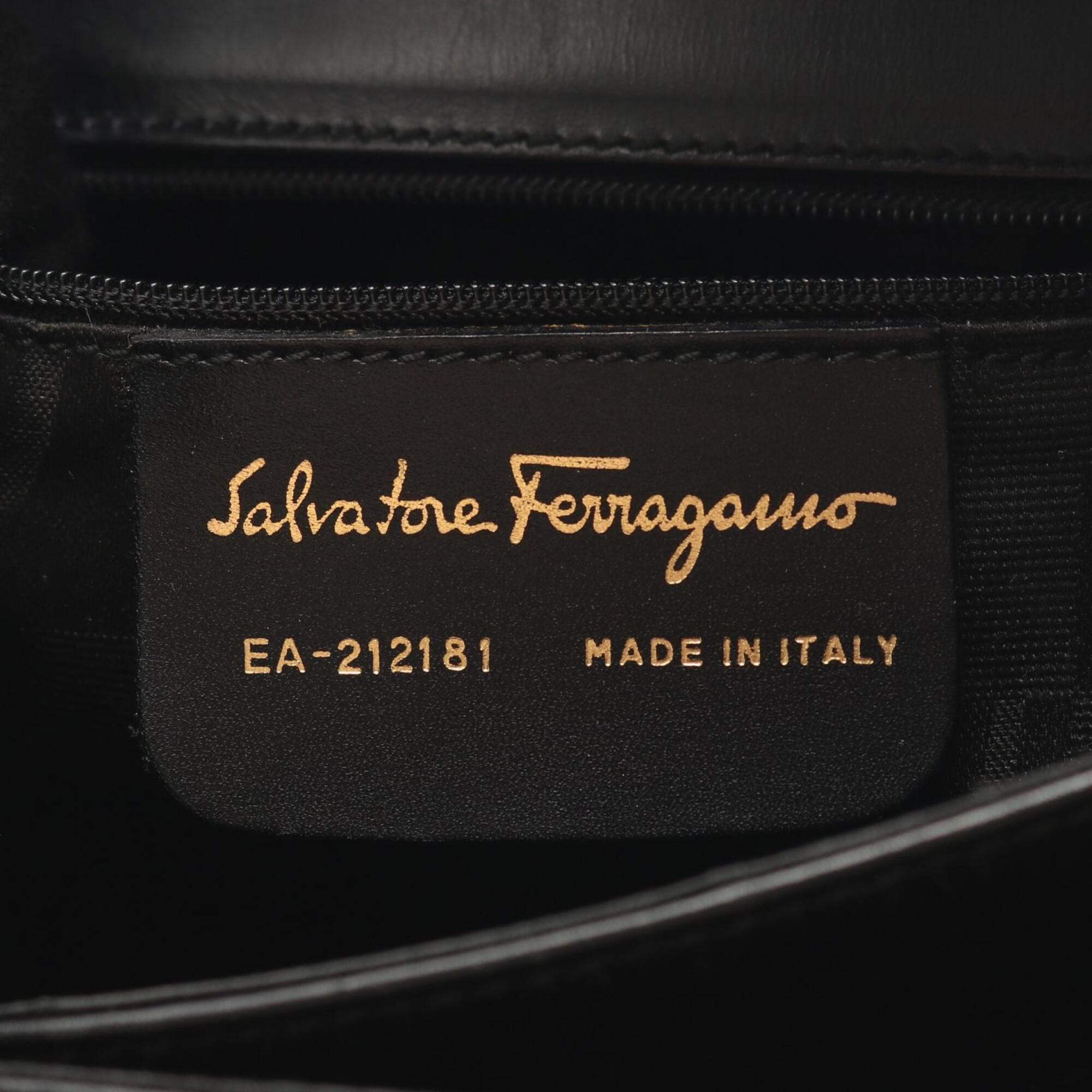 Salvatore Ferragamo Black Leather Handbag (Pre-Owned)