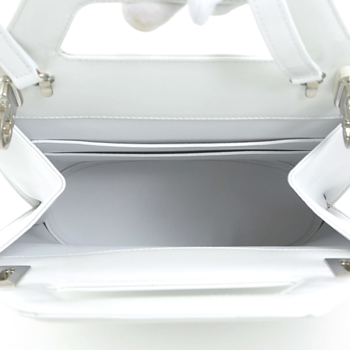 Salvatore Ferragamo White Leather Handbag Shoulder Bag (Pre-Owned)