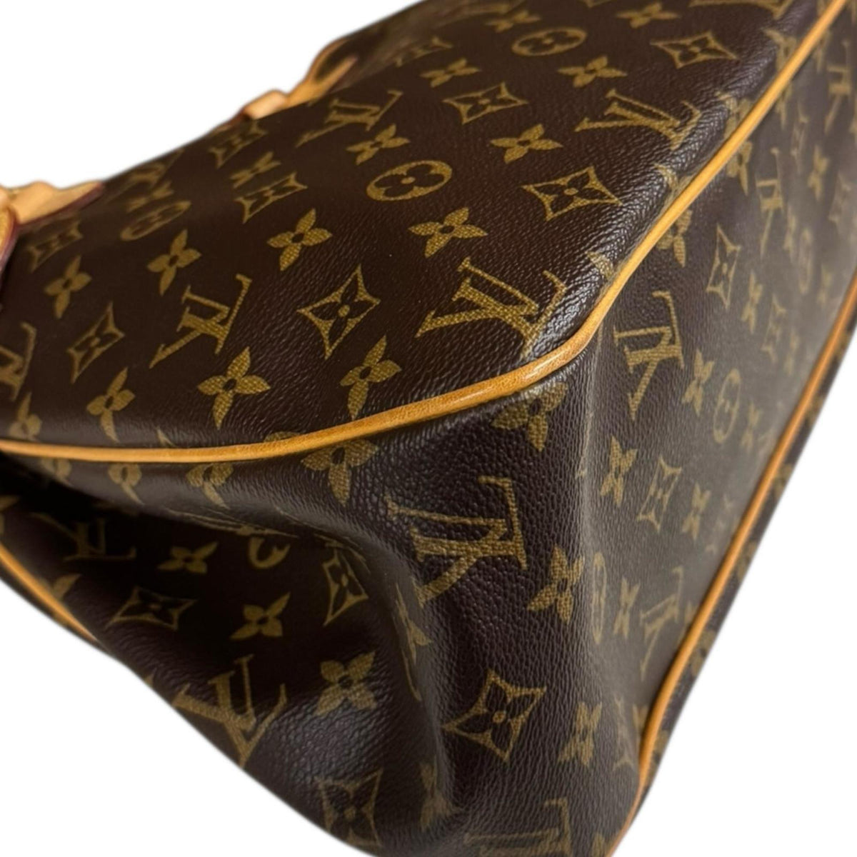 Louis Vuitton Brown Monogram Canvas Shoulder Bag (Pre-Owned)
