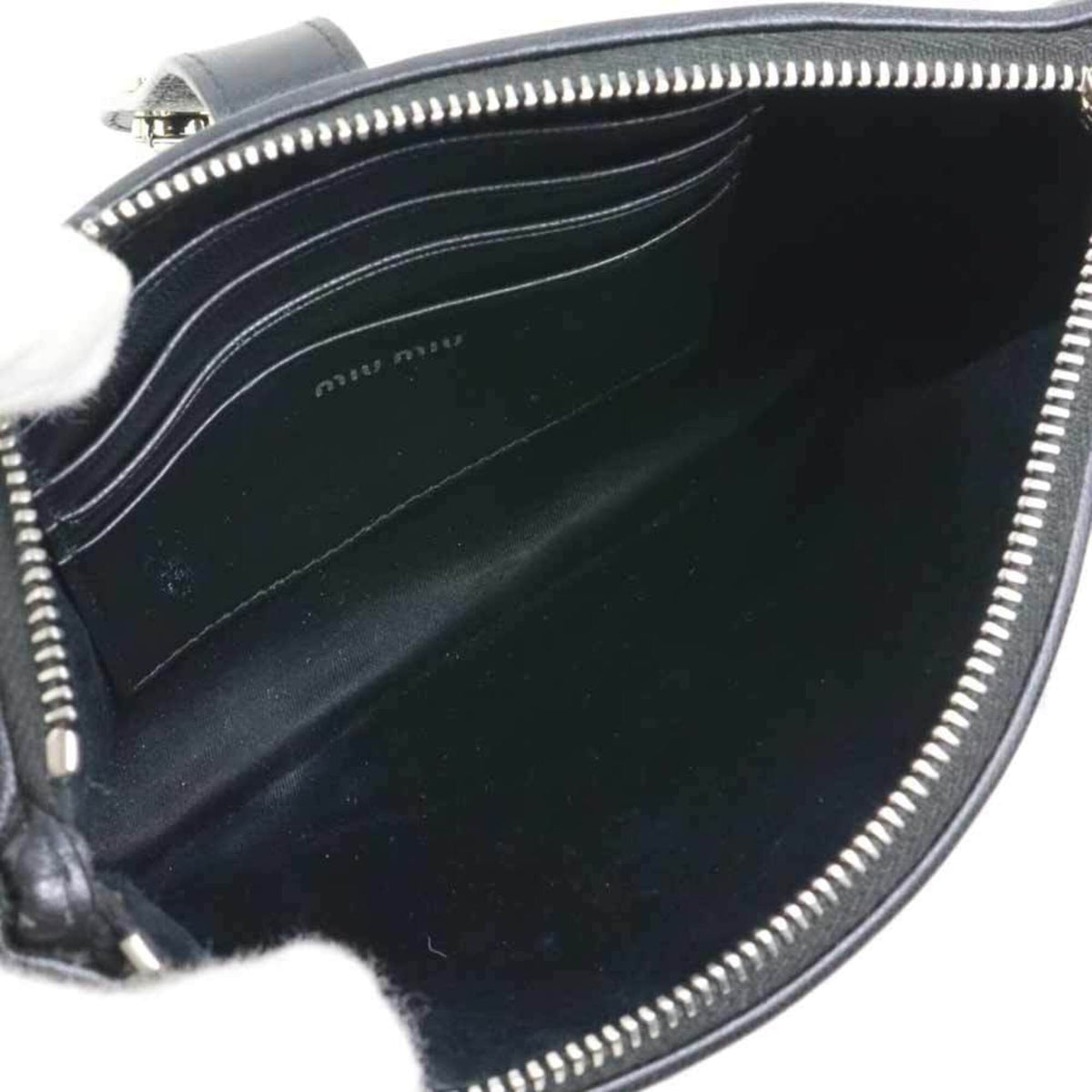 Miu Miu Black Leather Shoulder Bag (Pre-Owned)