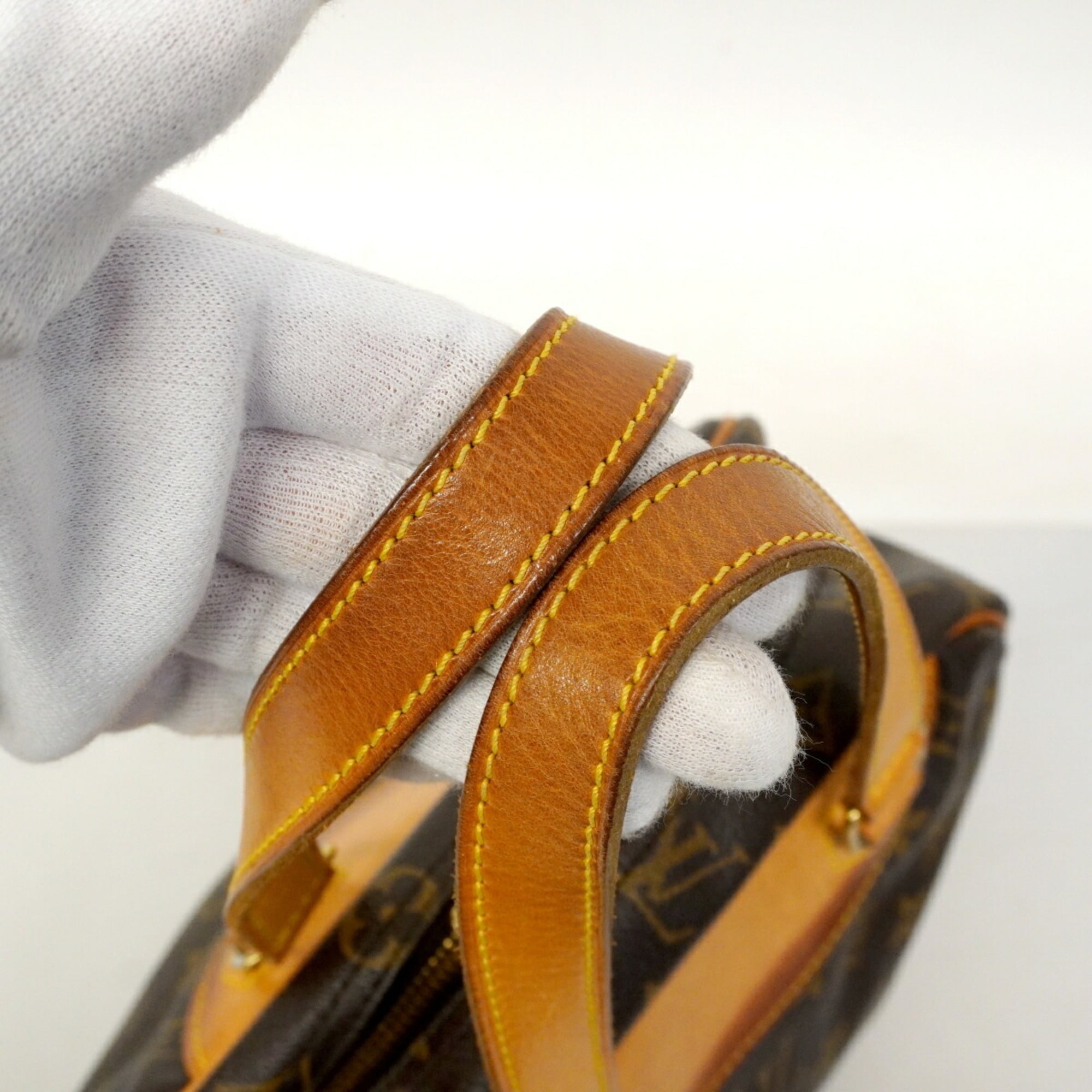 Louis Vuitton Brown Handbag (Pre-Owned)