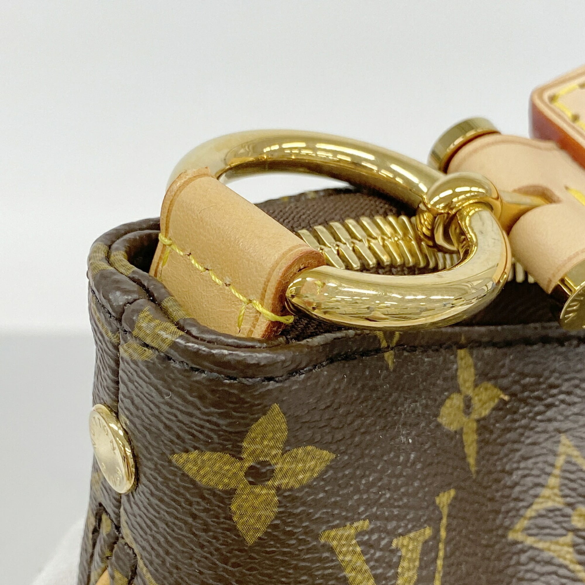 Louis Vuitton Brown Shoulder Bag (Pre-Owned)