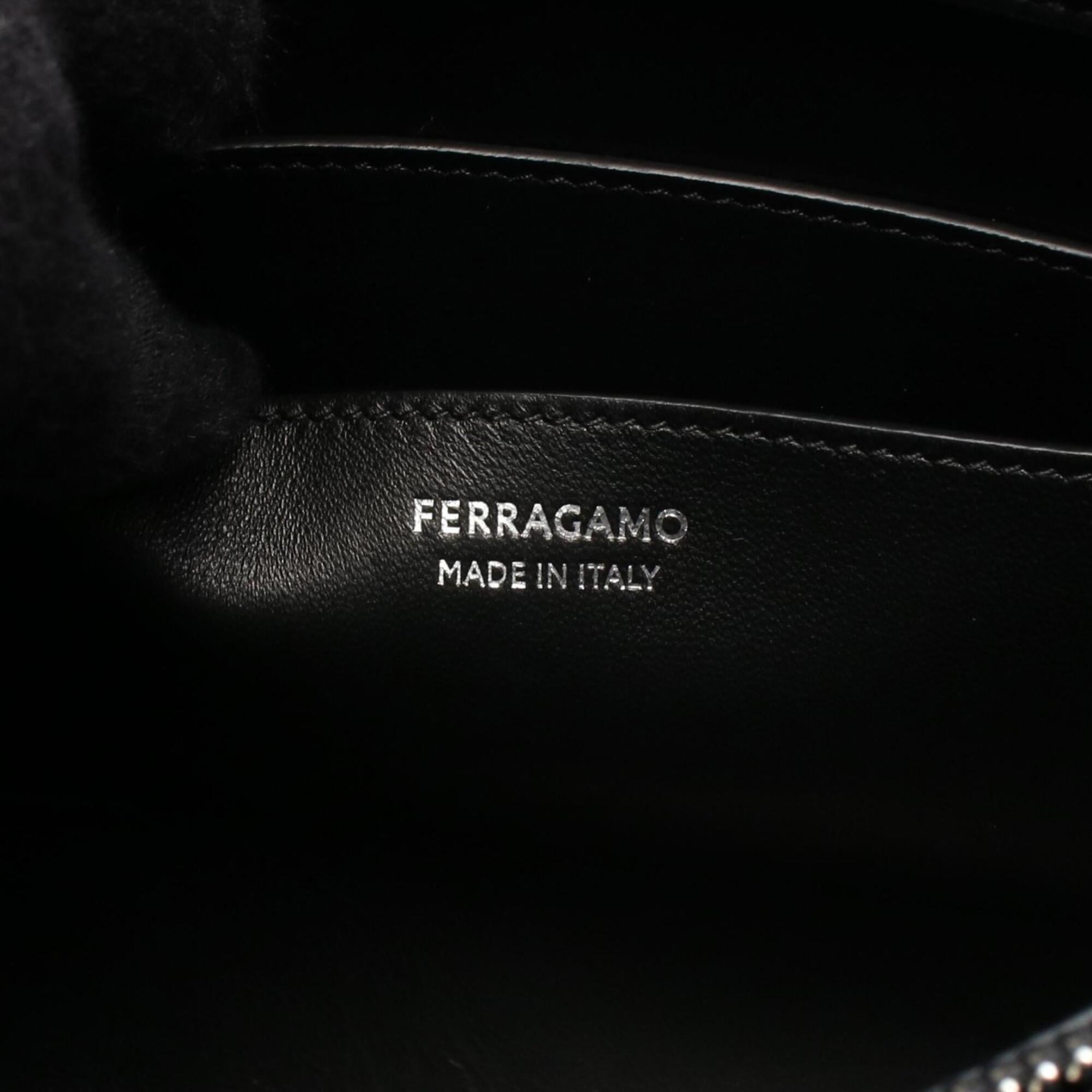 Salvatore Ferragamo Black Leather Handbag Shoulder Bag (Pre-Owned)
