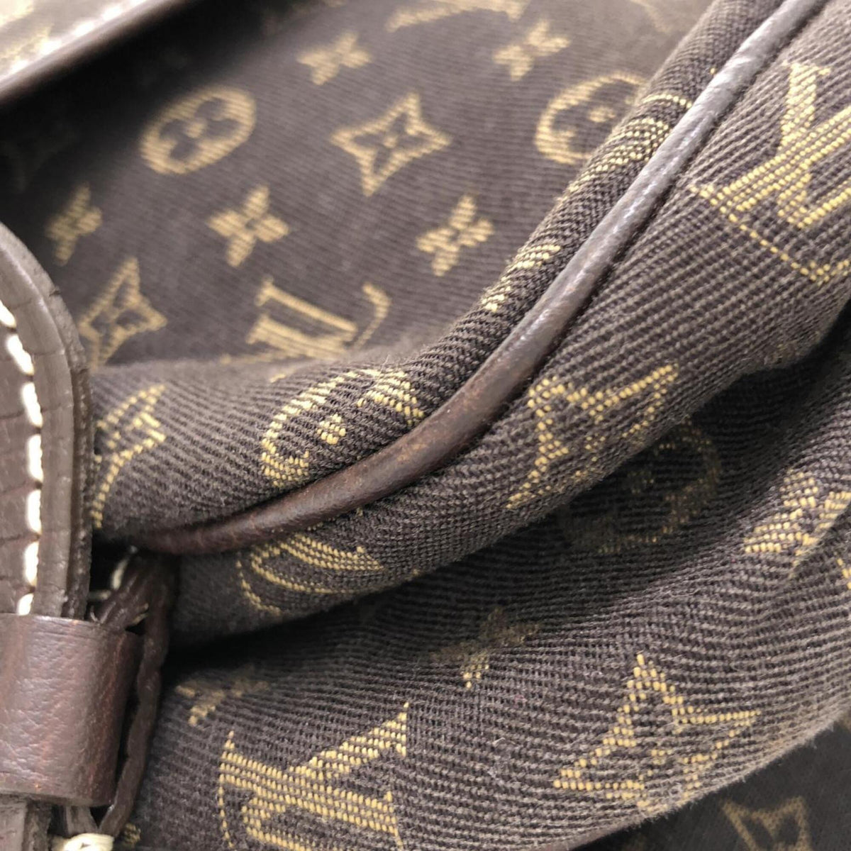 Louis Vuitton Brown Canvas Shoulder Bag (Pre-Owned)