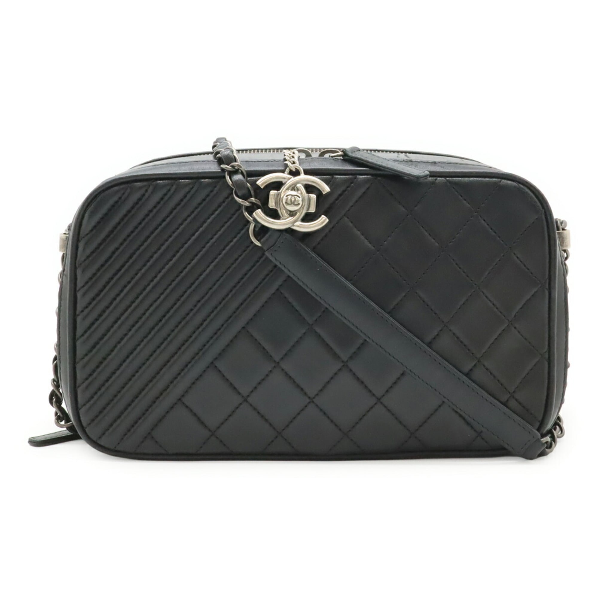 Chanel Black Leather Pochette Shoulder Bag (Pre-Owned)
