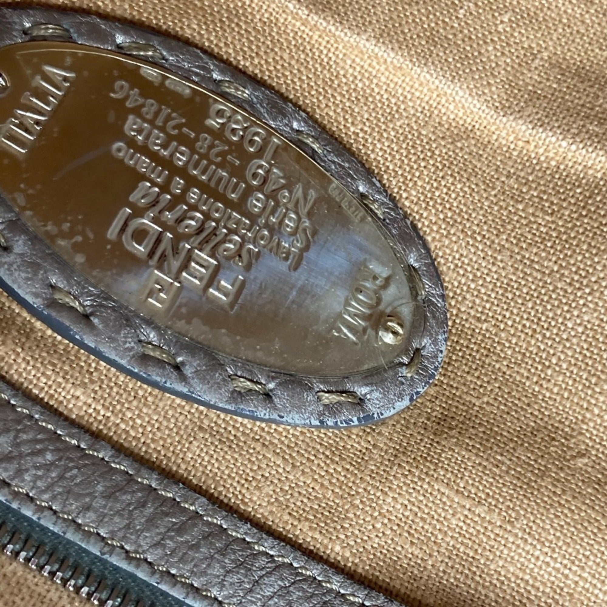 Fendi Gray Leather Shoulder Bag Tote Bag (Pre-Owned)