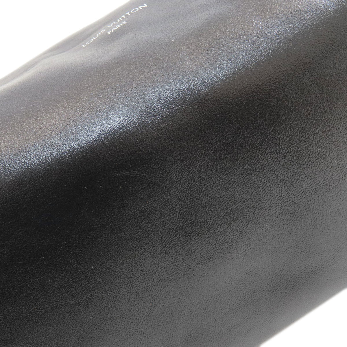Louis Vuitton Black Leather Shoulder Bag (Pre-Owned)