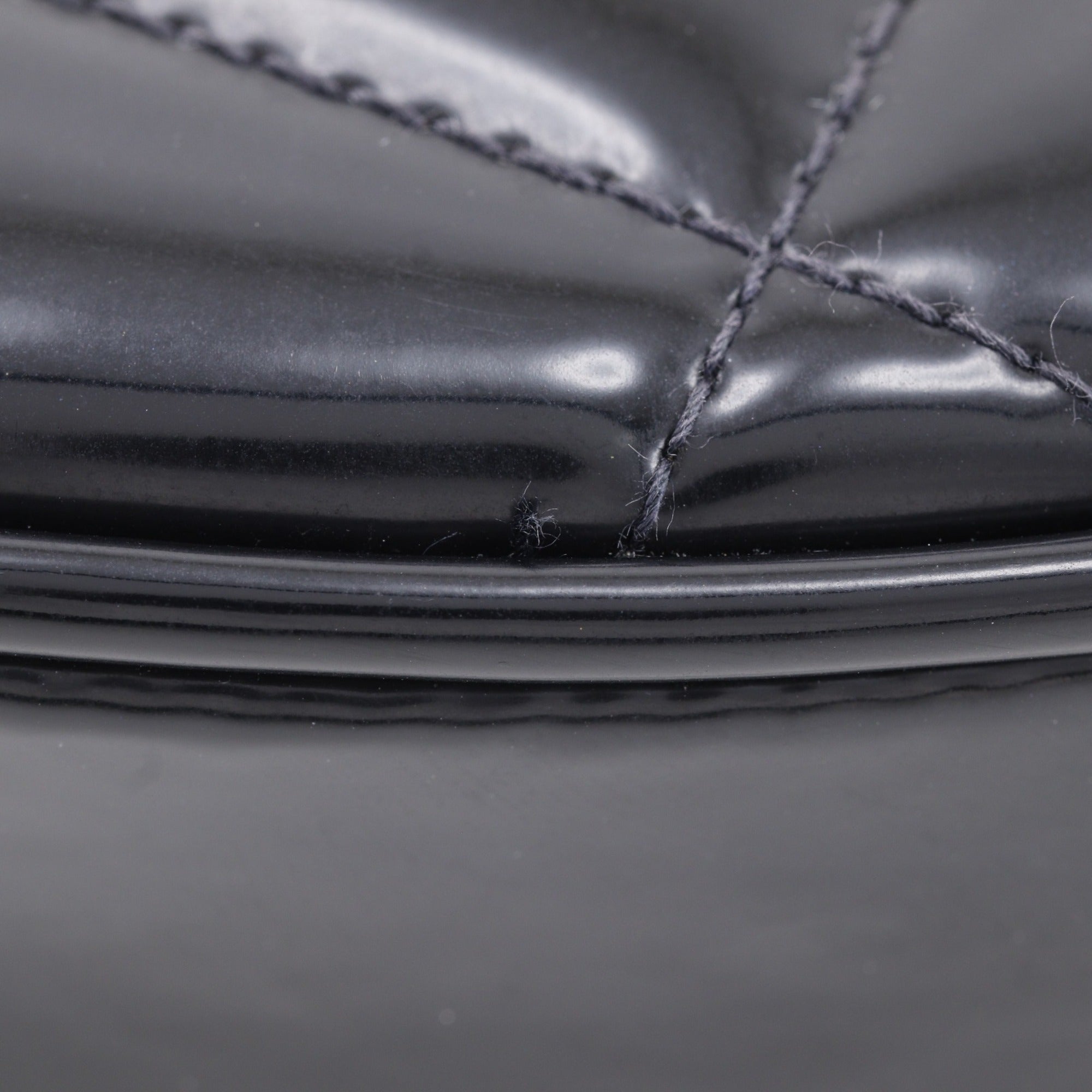 Chanel Black Patent Leather Handbag (Pre-Owned)