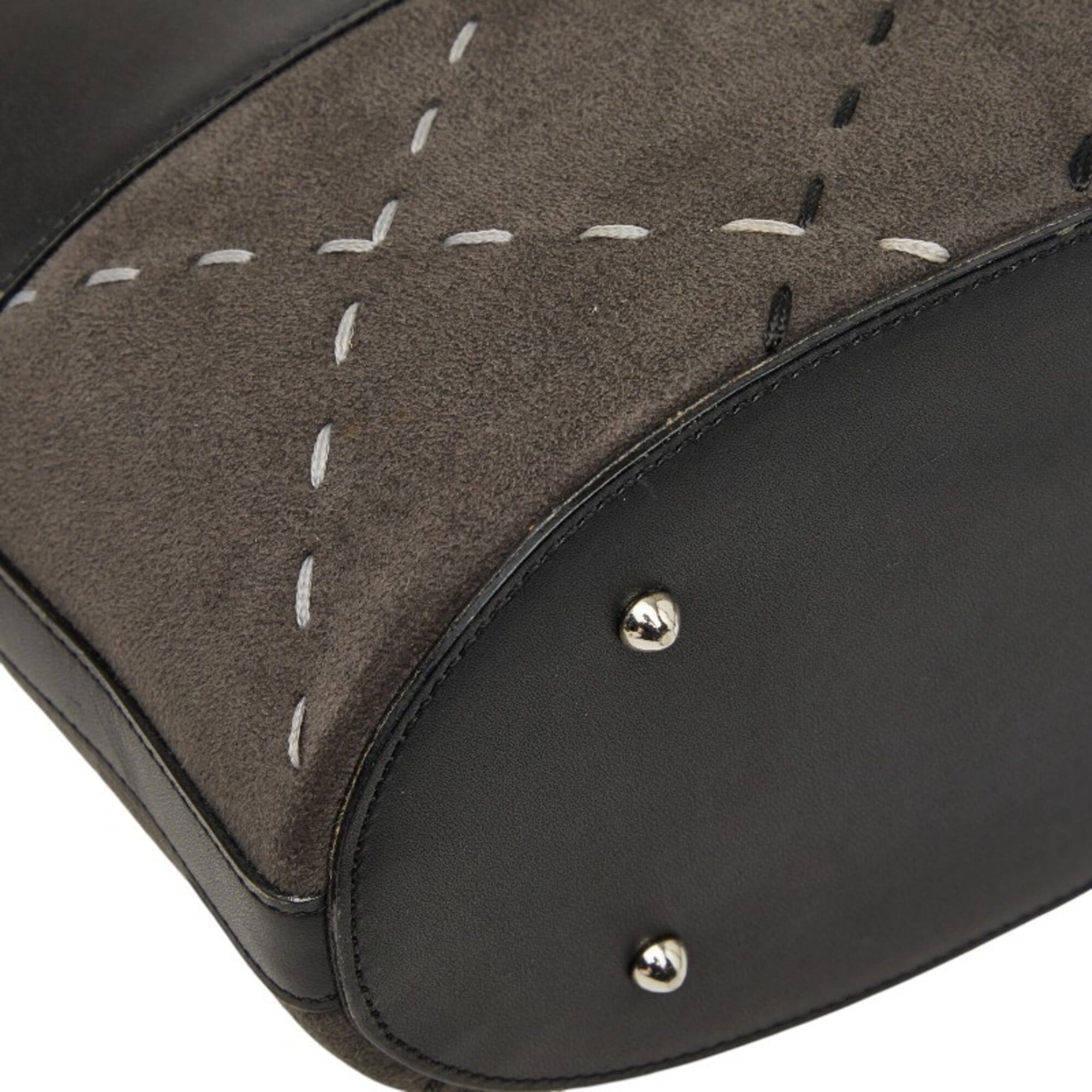 Burberry Black Leather Shoulder Bag (Pre-Owned)