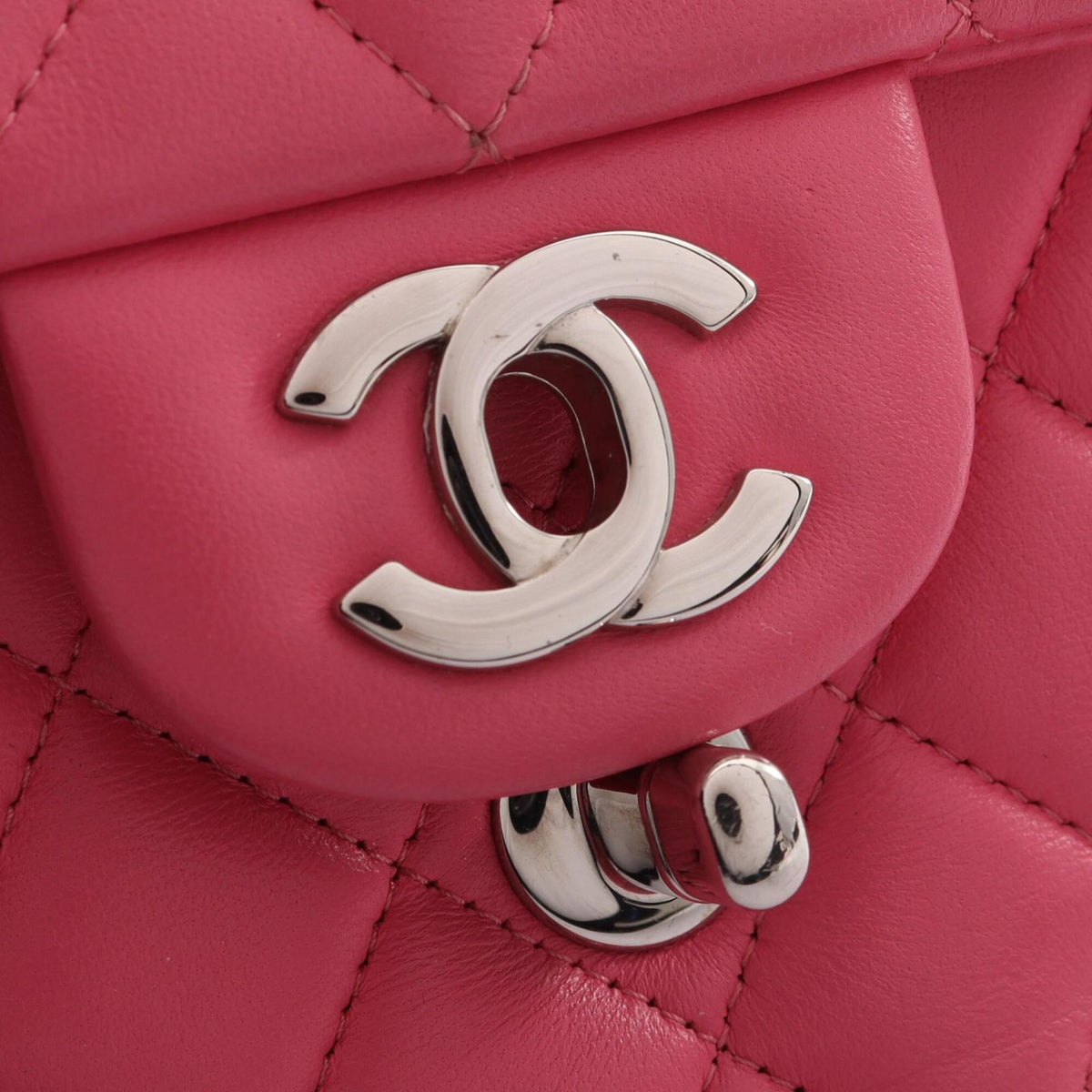 Chanel Pink Leather Handbag Shoulder Bag (Pre-Owned)