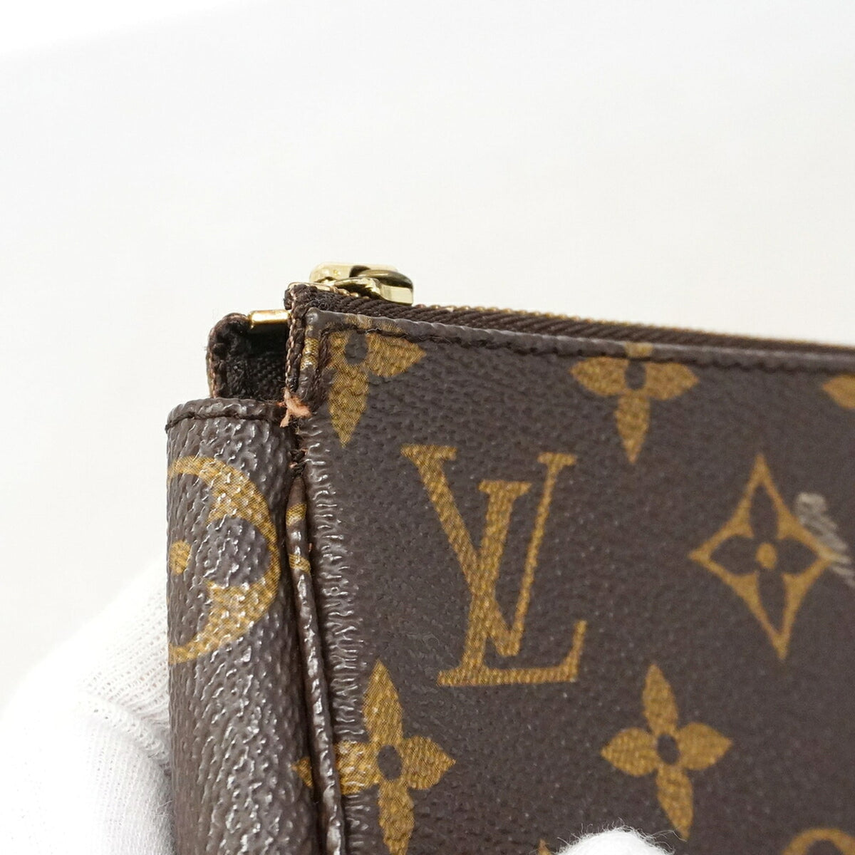 Louis Vuitton Brown Pouch (Pre-Owned)