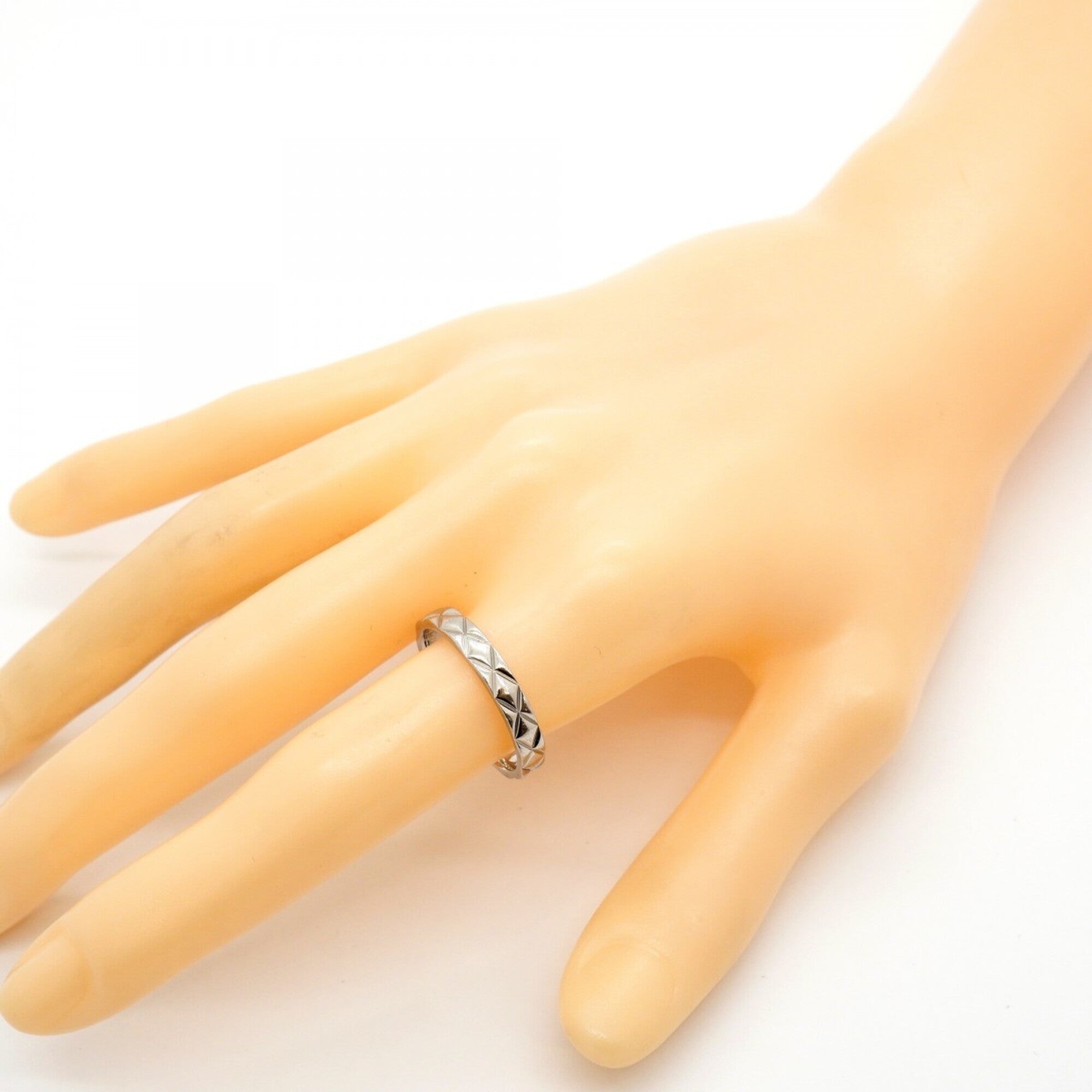 Chanel Platinum 950 Band Ring (Pre-Owned)
