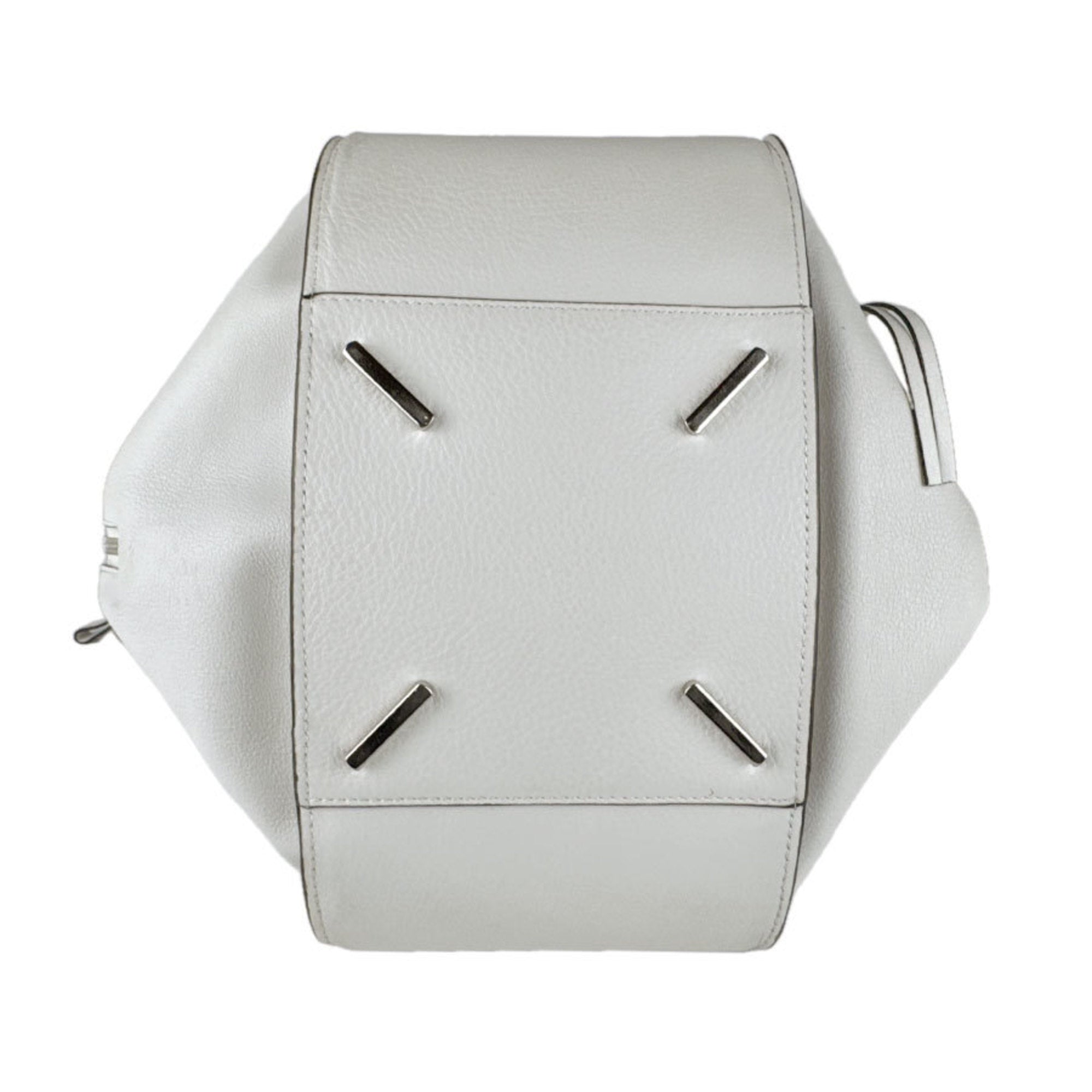 Loewe White Leather Handbag Shoulder Bag (Pre-Owned)