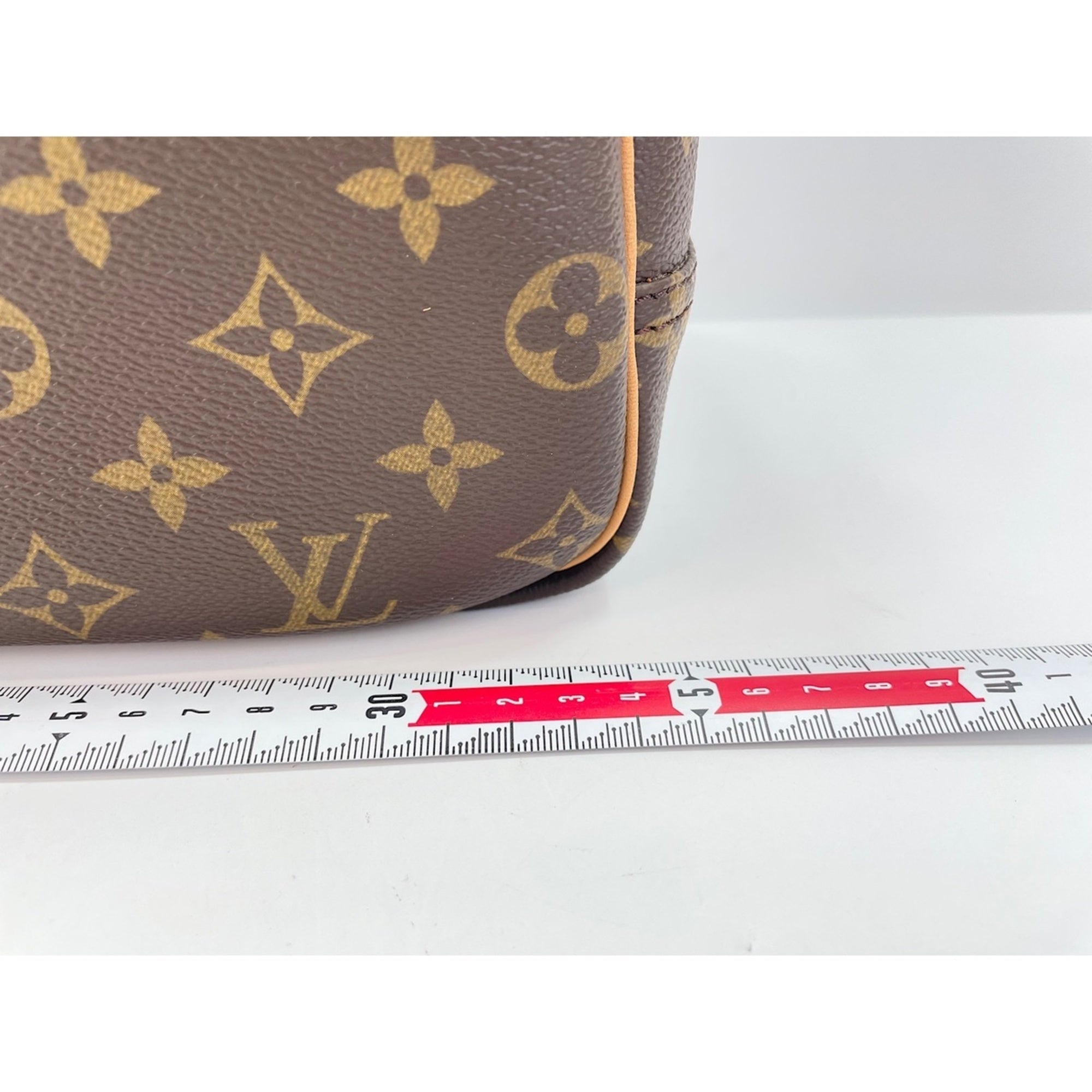 Louis Vuitton Brown Handbag (Pre-Owned)