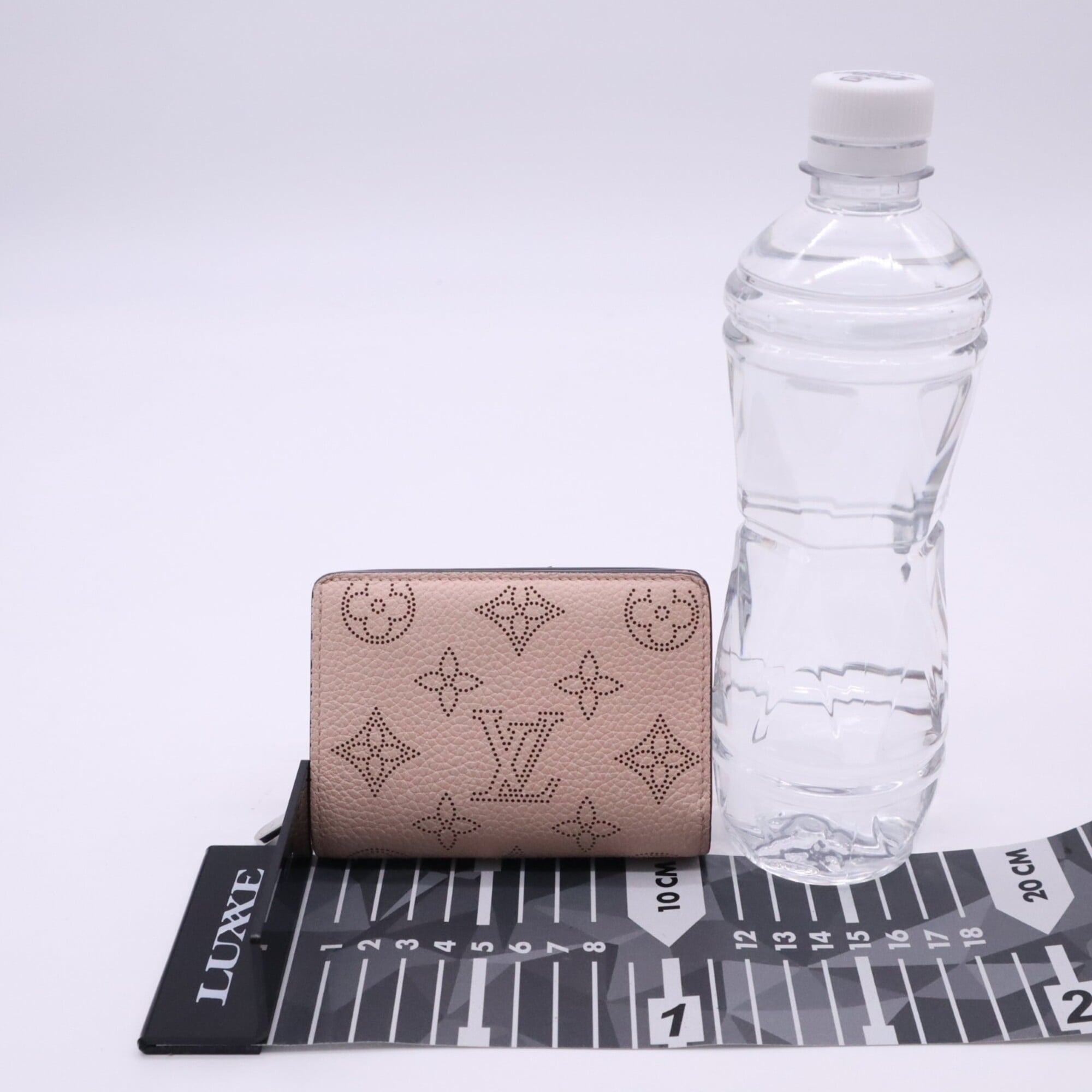 Louis Vuitton Mahina Pink Leather Wallet (Bi-Fold) (Pre-Owned)