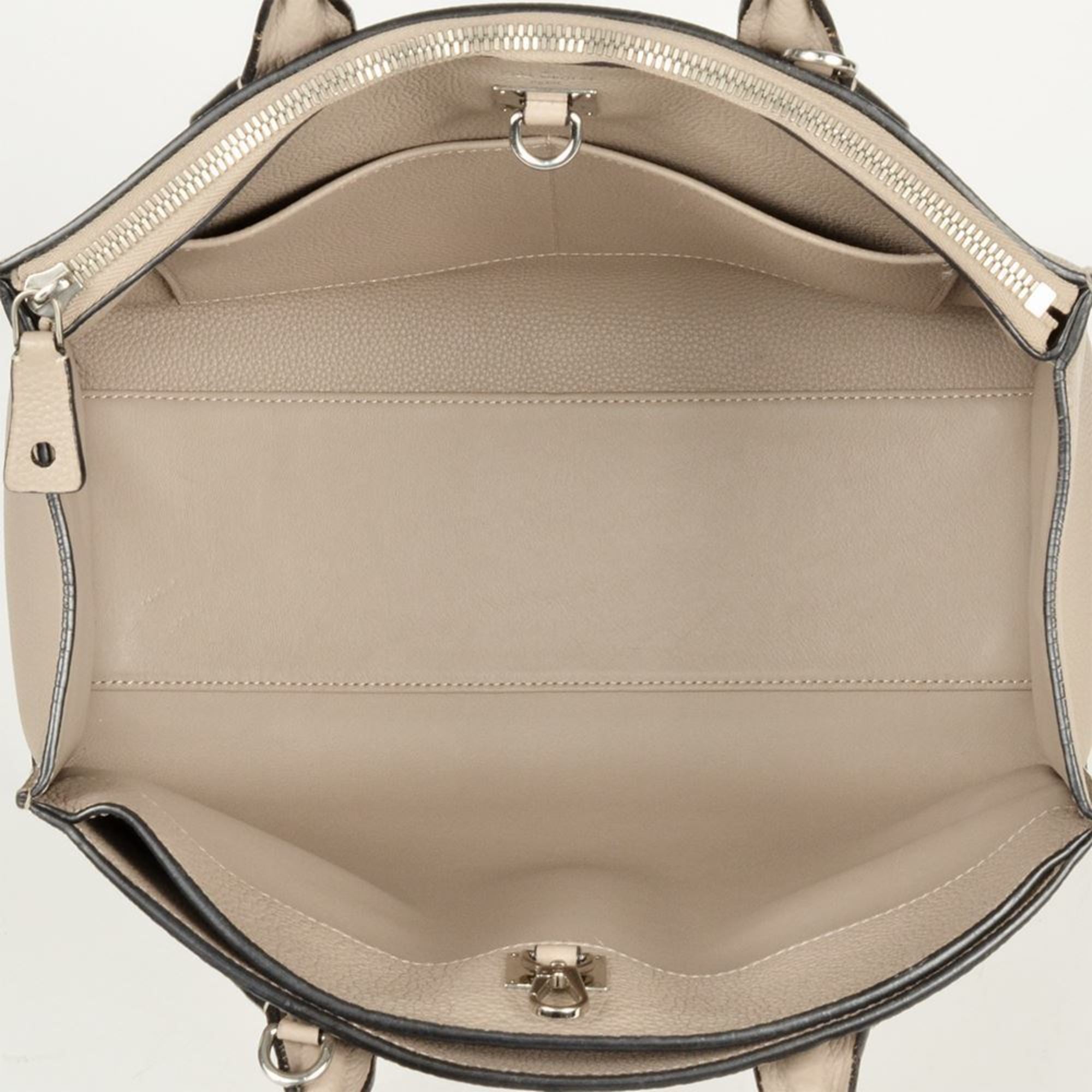 Louis Vuitton Beige Leather Handbag (Pre-Owned)
