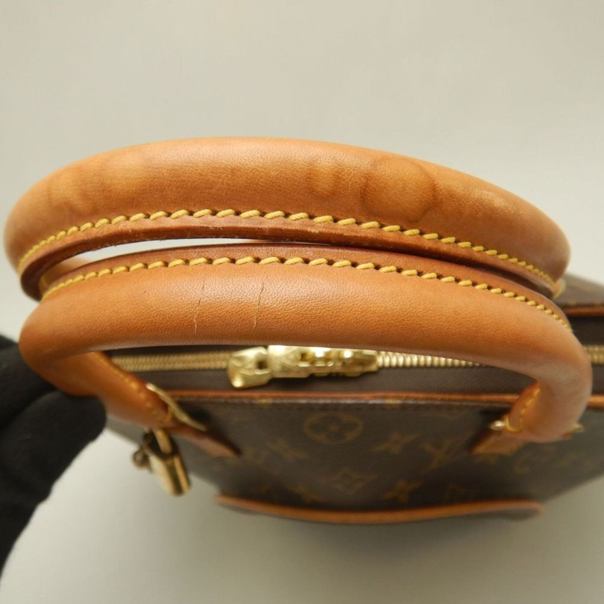 Louis Vuitton Brown Monogram Canvas Handbag (Pre-Owned)