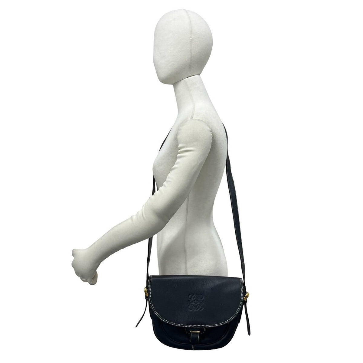 Loewe Navy Leather Pochette Shoulder Bag (Pre-Owned)