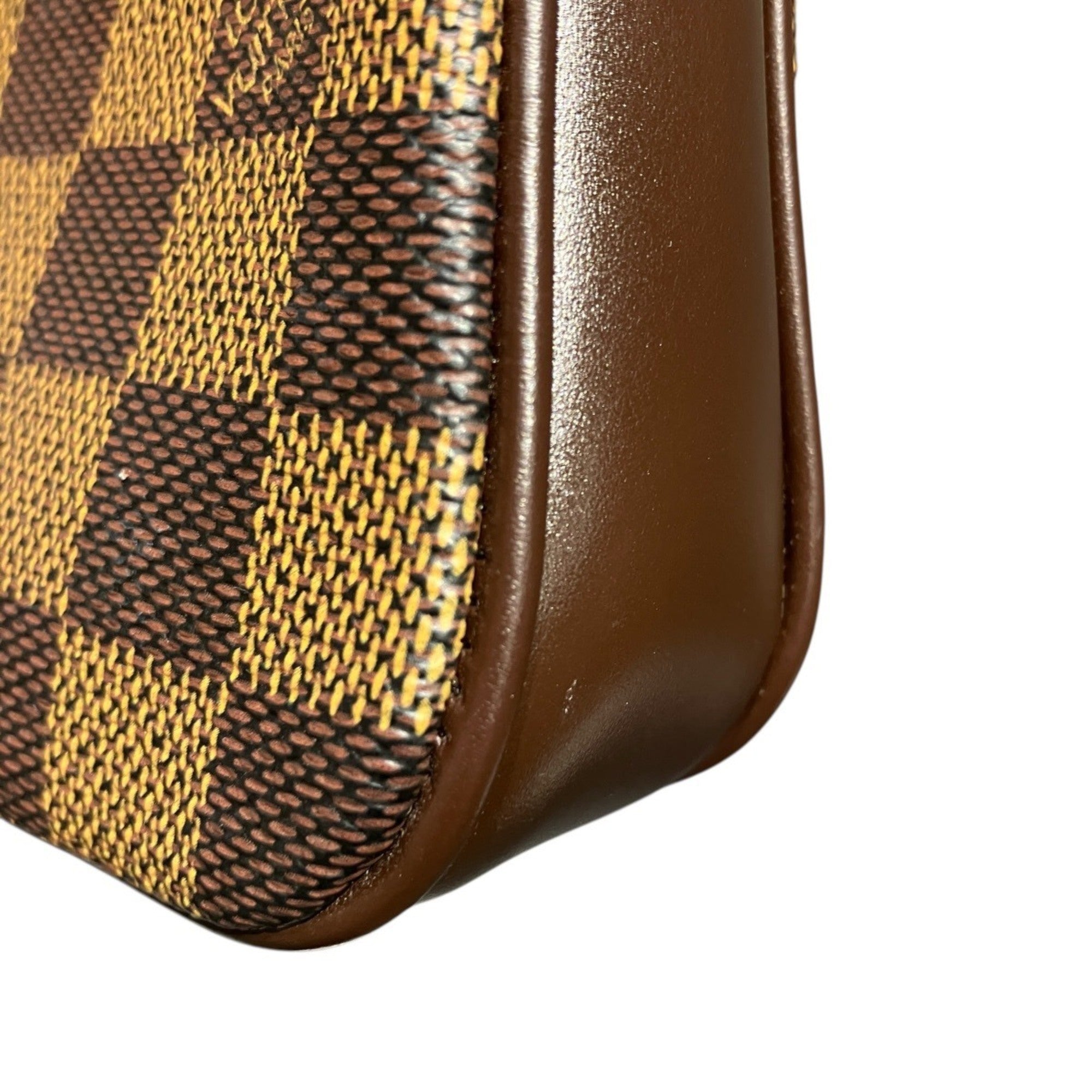 Louis Vuitton Damier Canvas Damier Canvas Handbag (Pre-Owned)