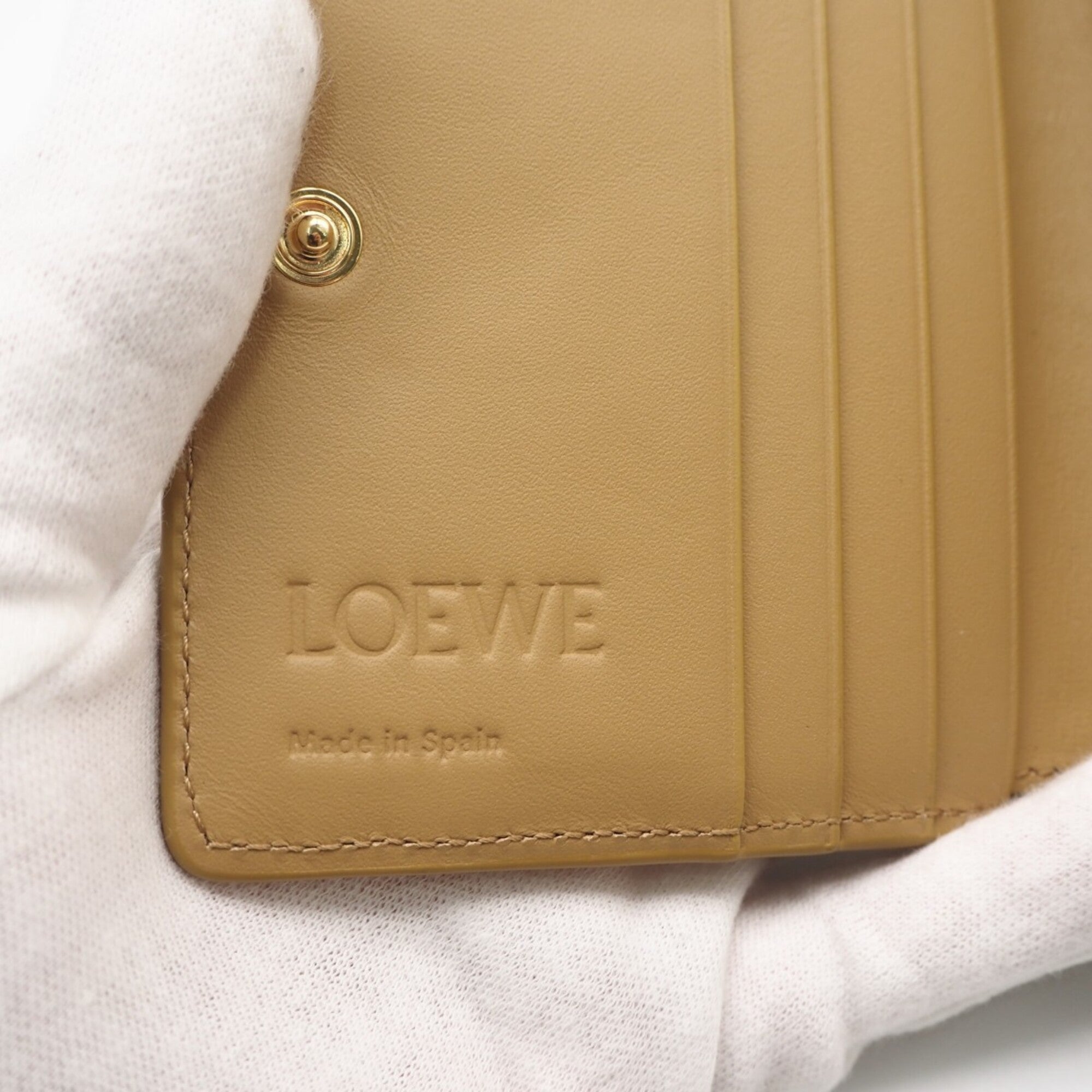 Loewe Beige Leather Wallet (Bi-Fold) (Pre-Owned)