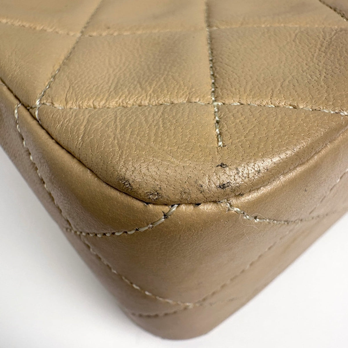 Chanel Matelasse Beige Leather Shoulder Bag (Pre-Owned)