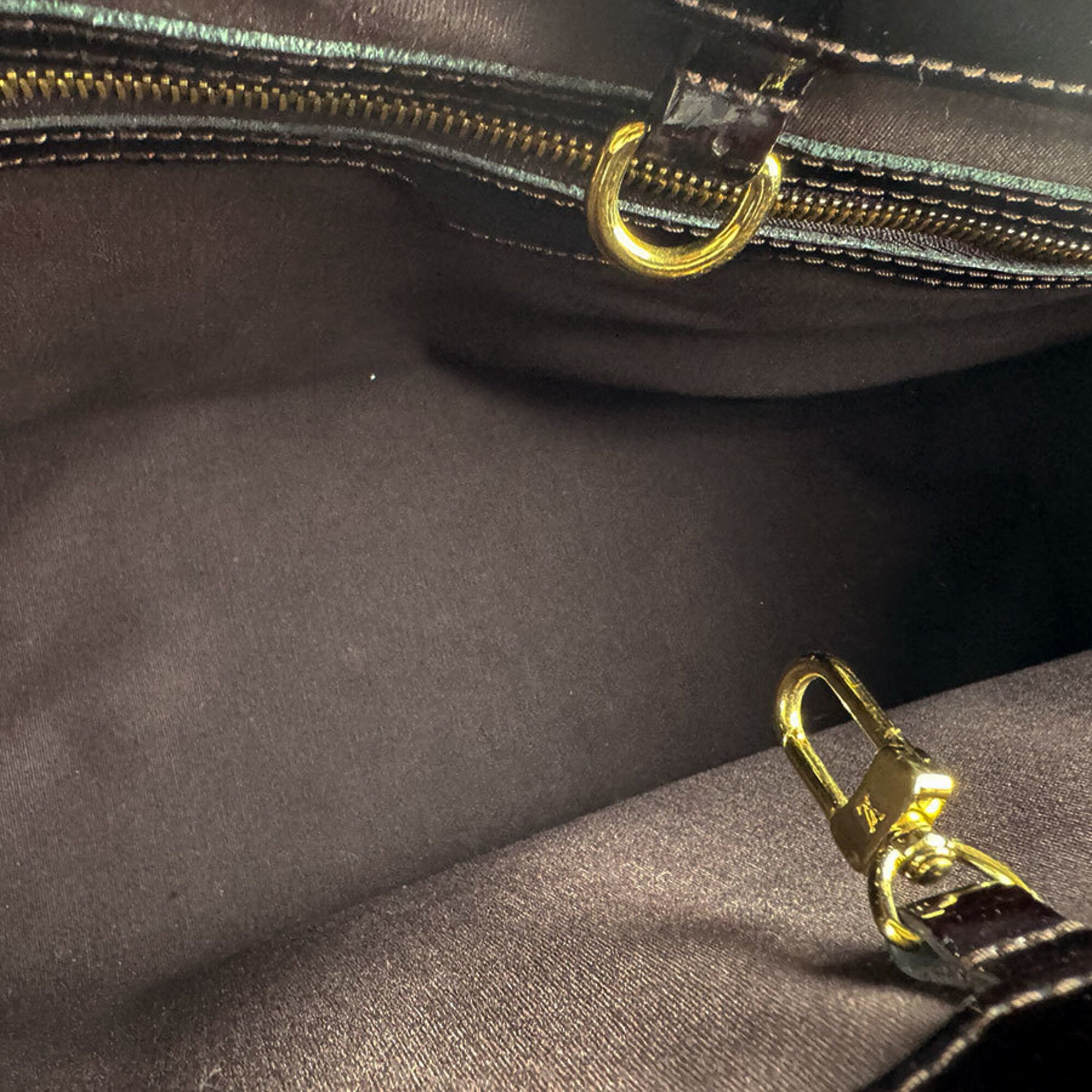 Louis Vuitton Amarante Monogram Vernis Handbag (Pre-Owned)