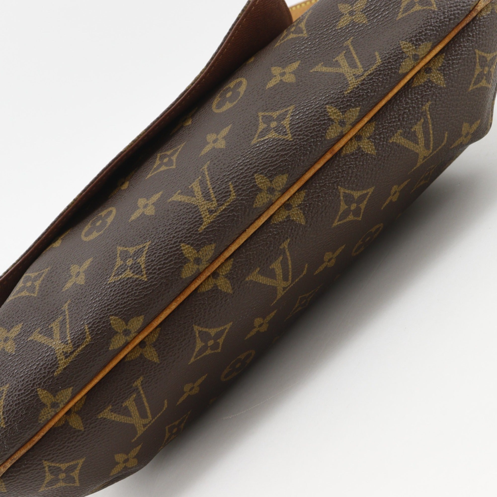Louis Vuitton Monogram Brown Monogram Shoulder Bag (Pre-Owned)