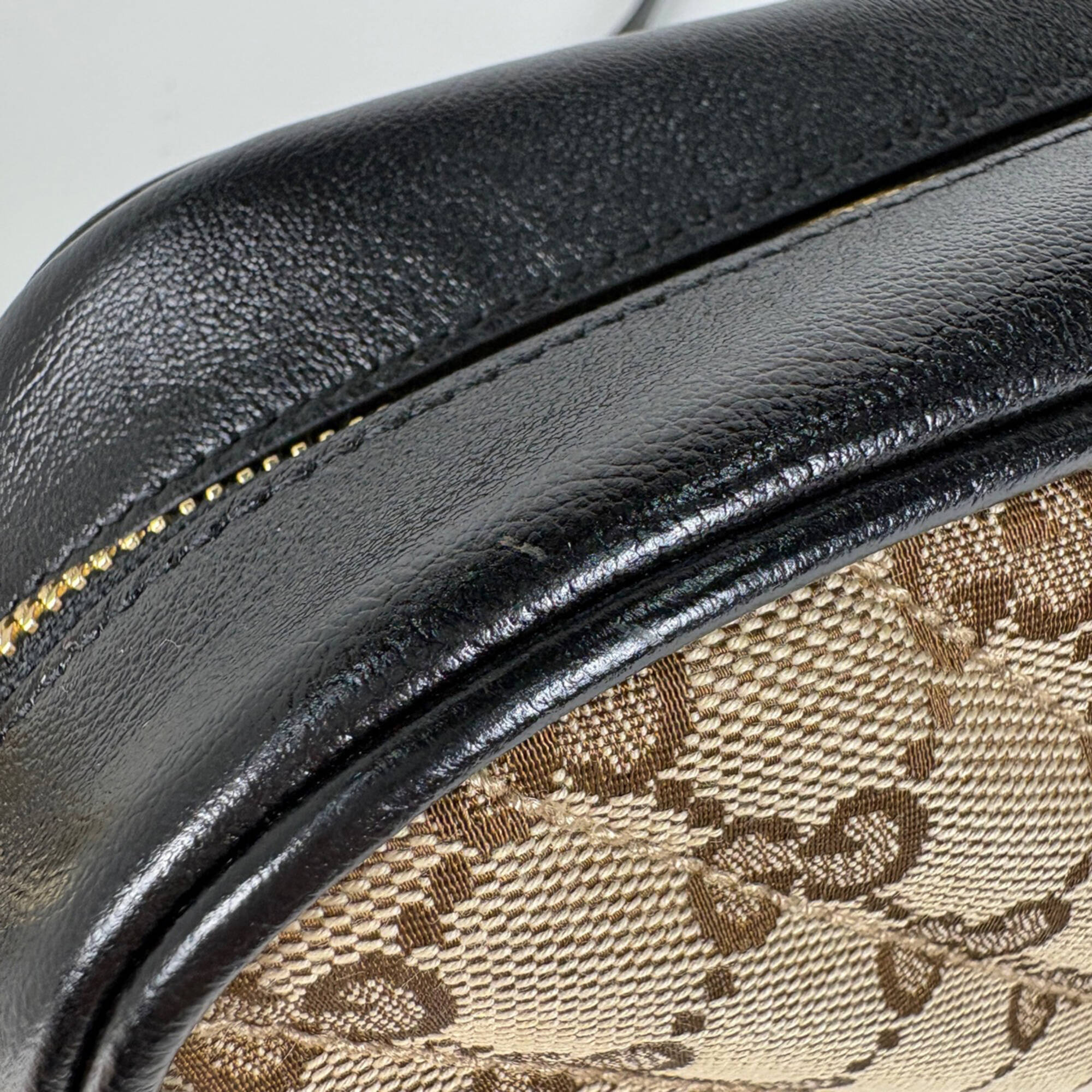 Gucci Beige Black Gg Canvas Shoulder Bag (Pre-Owned)
