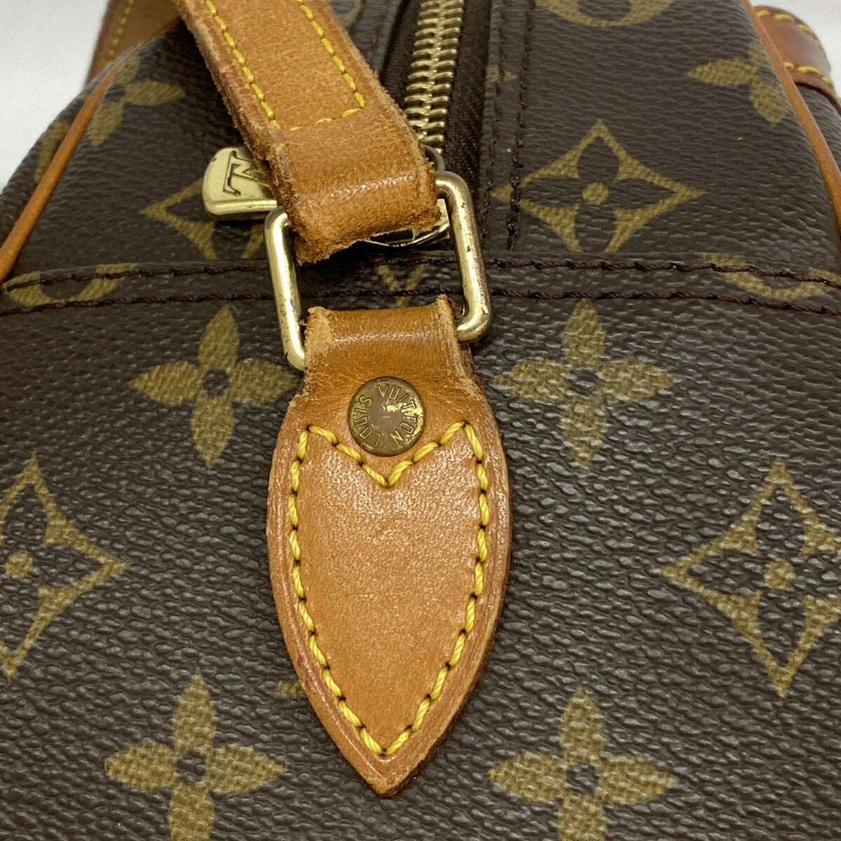 Louis Vuitton Brown Shoulder Bag (Pre-Owned)