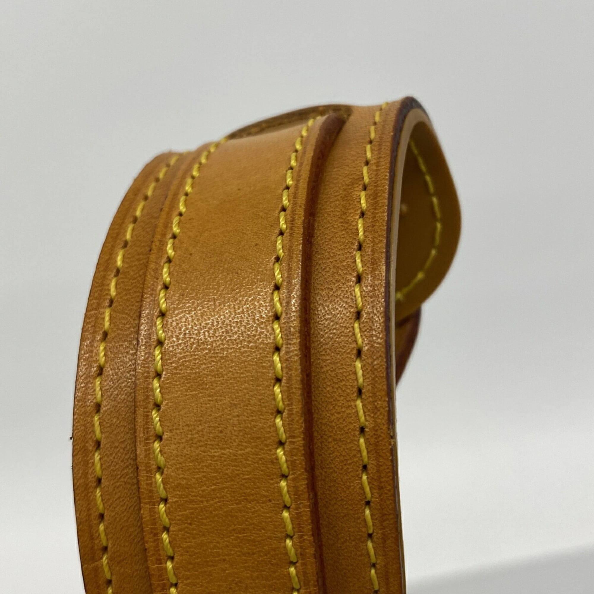 Louis Vuitton Brown Shoulder Bag (Pre-Owned)