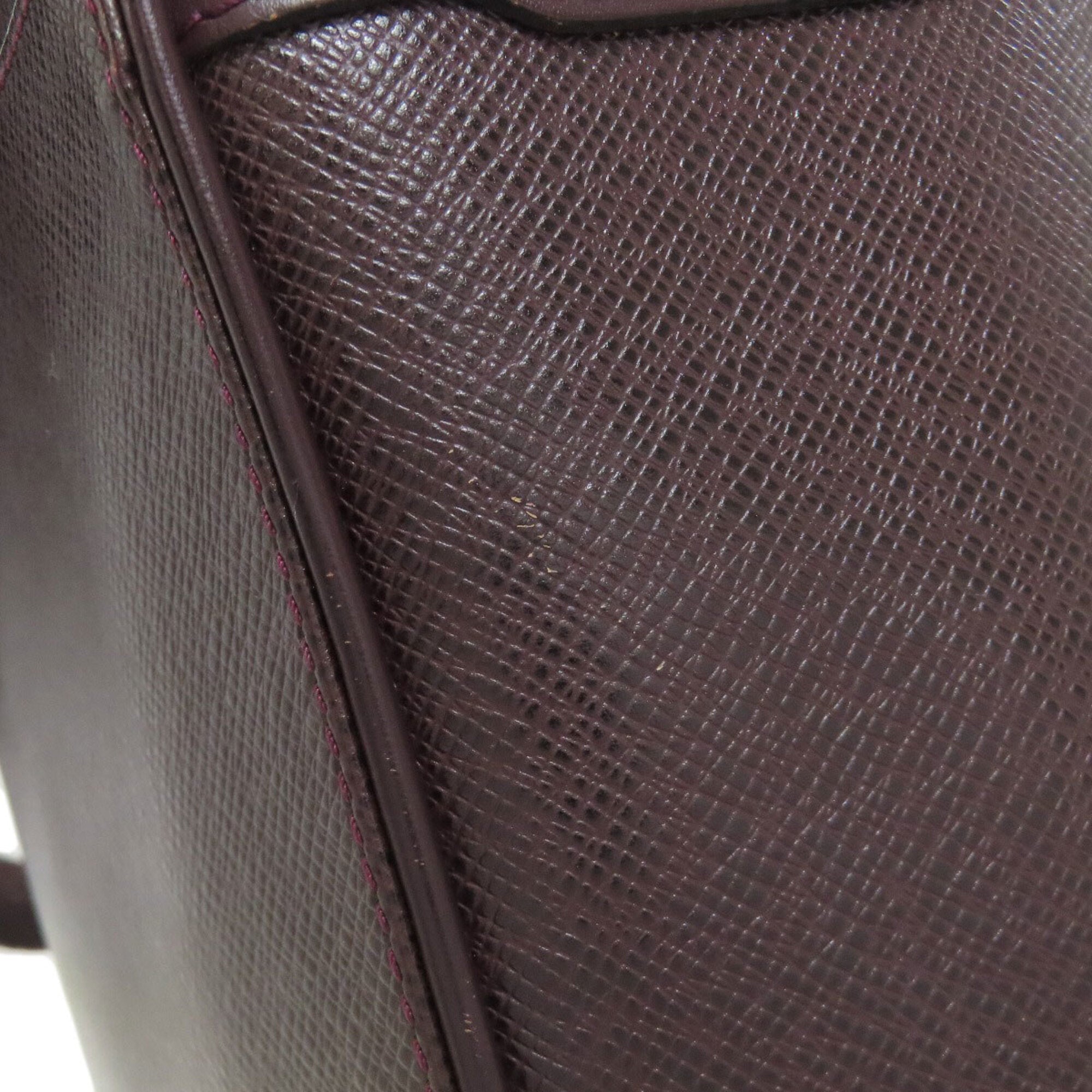 Louis Vuitton Acajou Taiga Leather Leather Shoulder Bag (Pre-Owned)