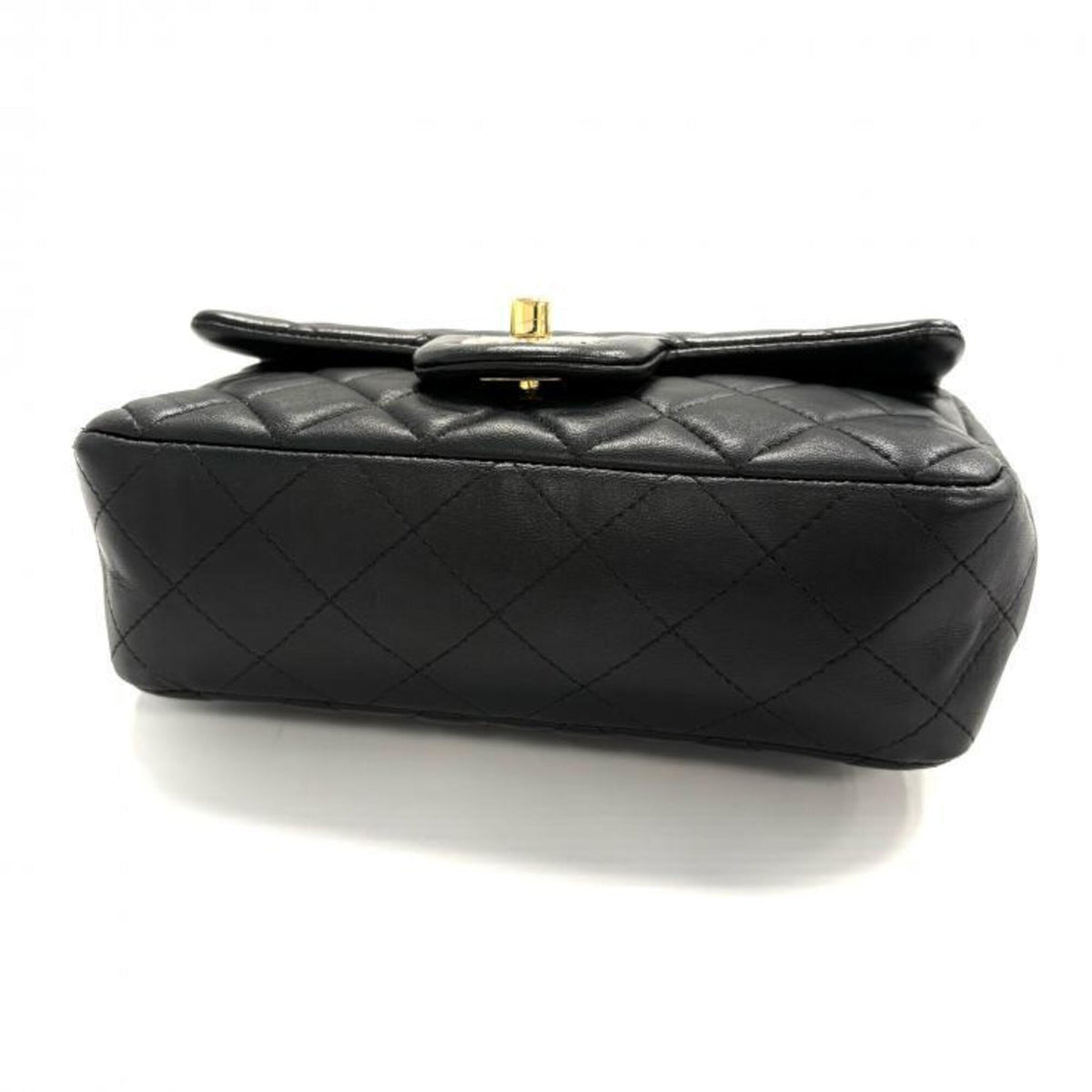 Chanel Black Leather Shoulder Bag (Pre-Owned)