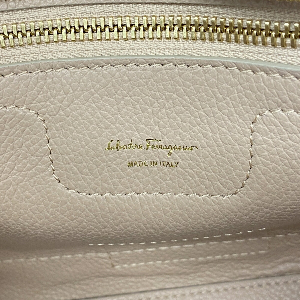 Salvatore Ferragamo Beige Leather Handbag (Pre-Owned)