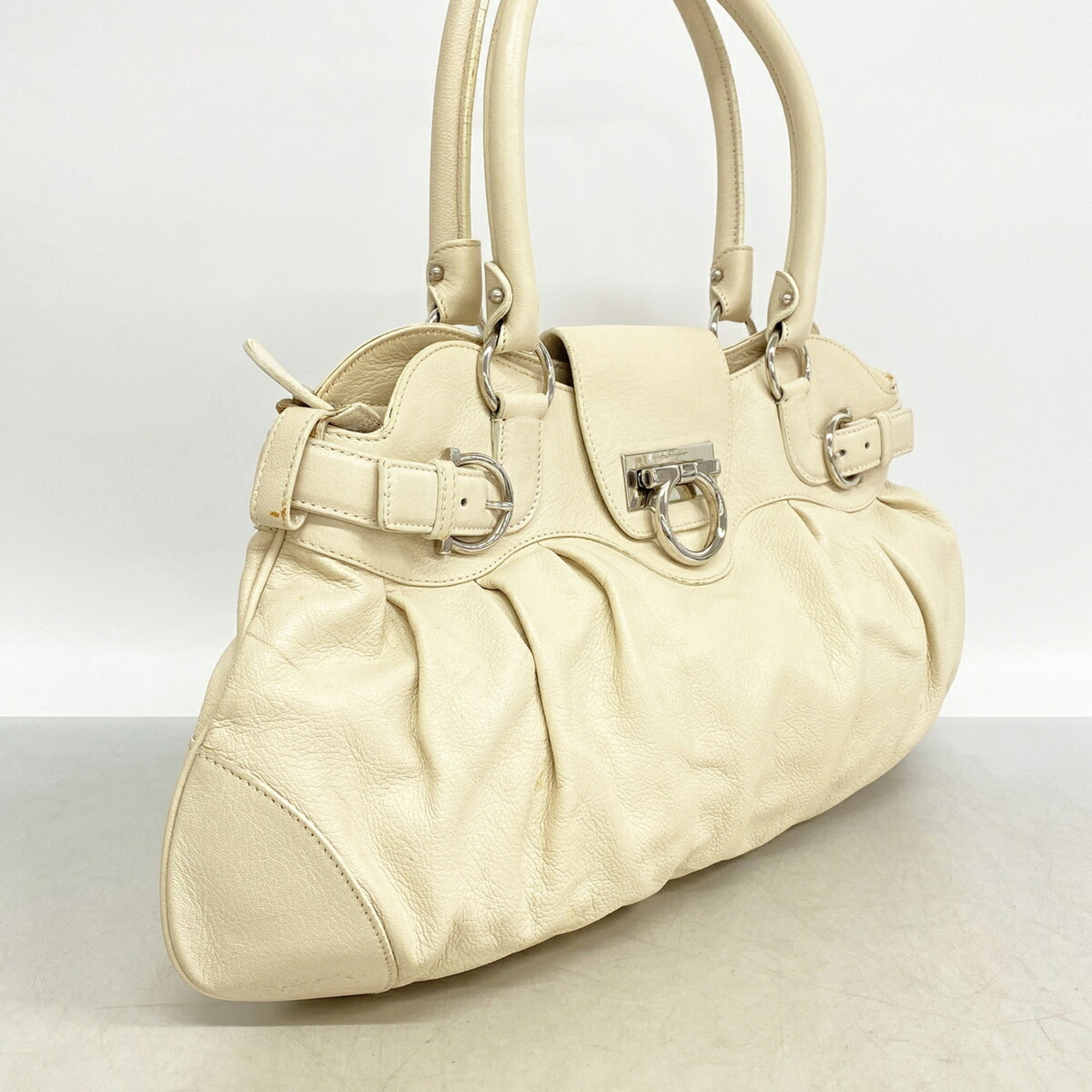 Salvatore Ferragamo White Leather Handbag (Pre-Owned)